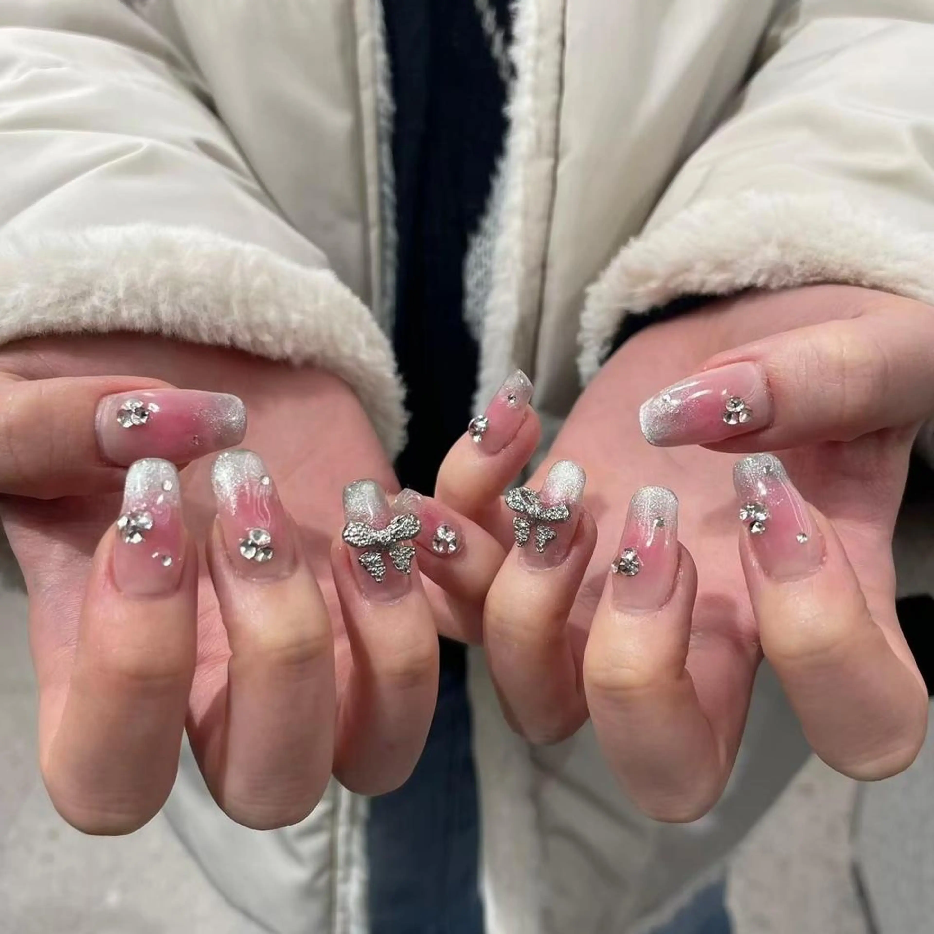 ネイル アートネイル カジュアル ジェルネイル ニュアンスネイル 赤色 ハンドネイル 💎platinum dollまりん💎のマツエク・マツパデザイン