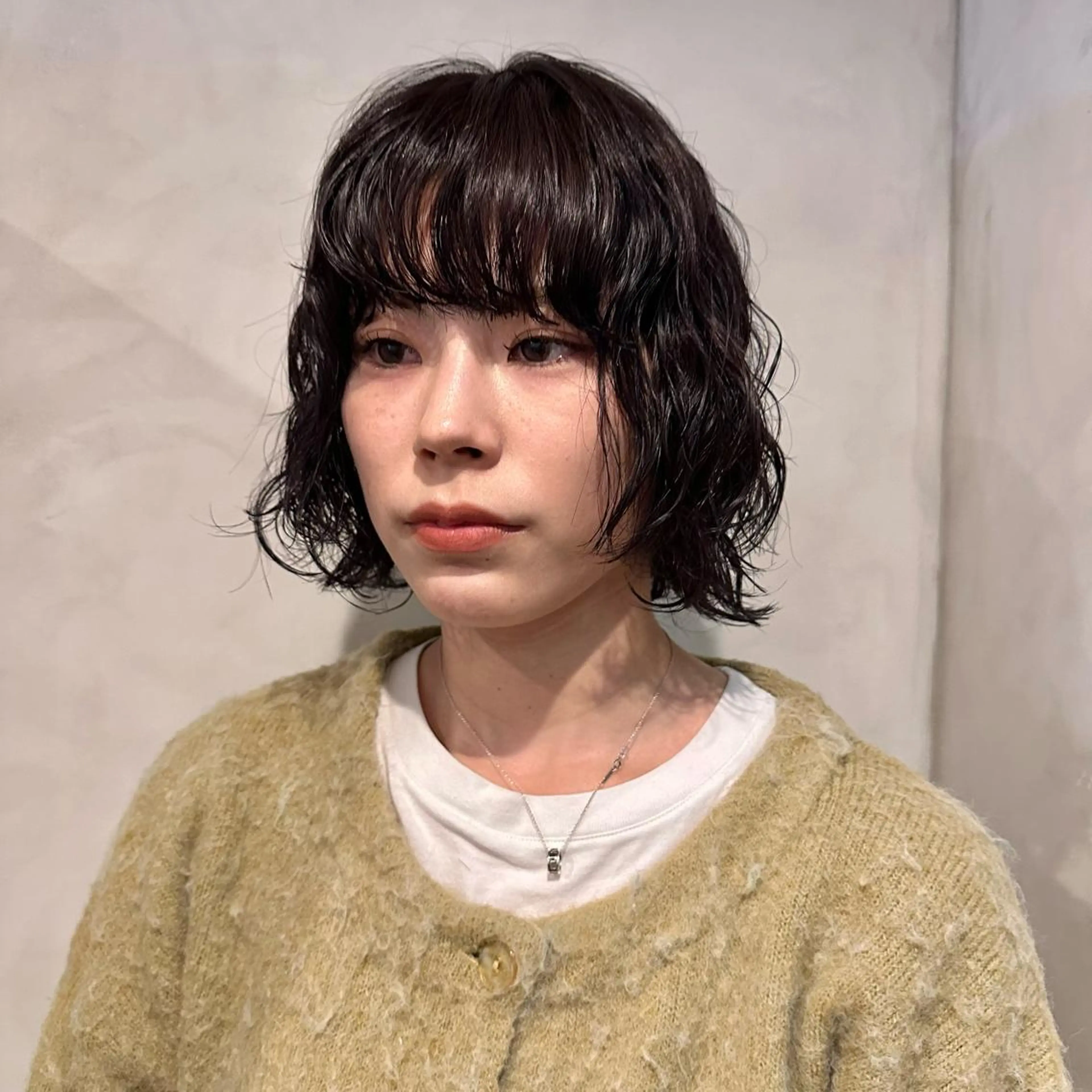 ミディアム パーマ ミディアムパーマ ボブ ウルフカット カット パーマ トリートメント Aust hair Stella新宿所属・Yuki☺︎パーマ レイヤーカットウルフのヘアスタイル