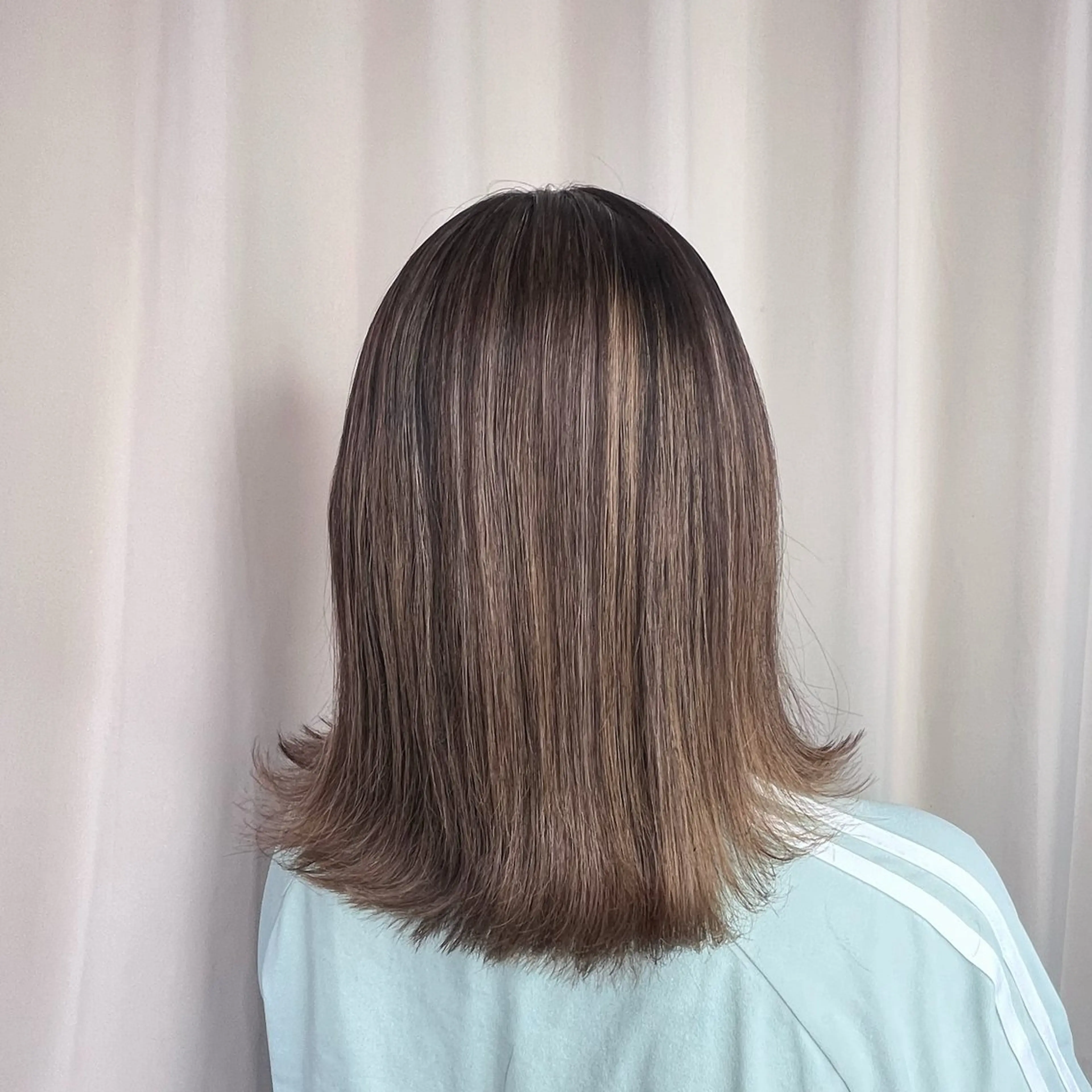ミディアム レイヤーカット かなざわ みかのヘアスタイル