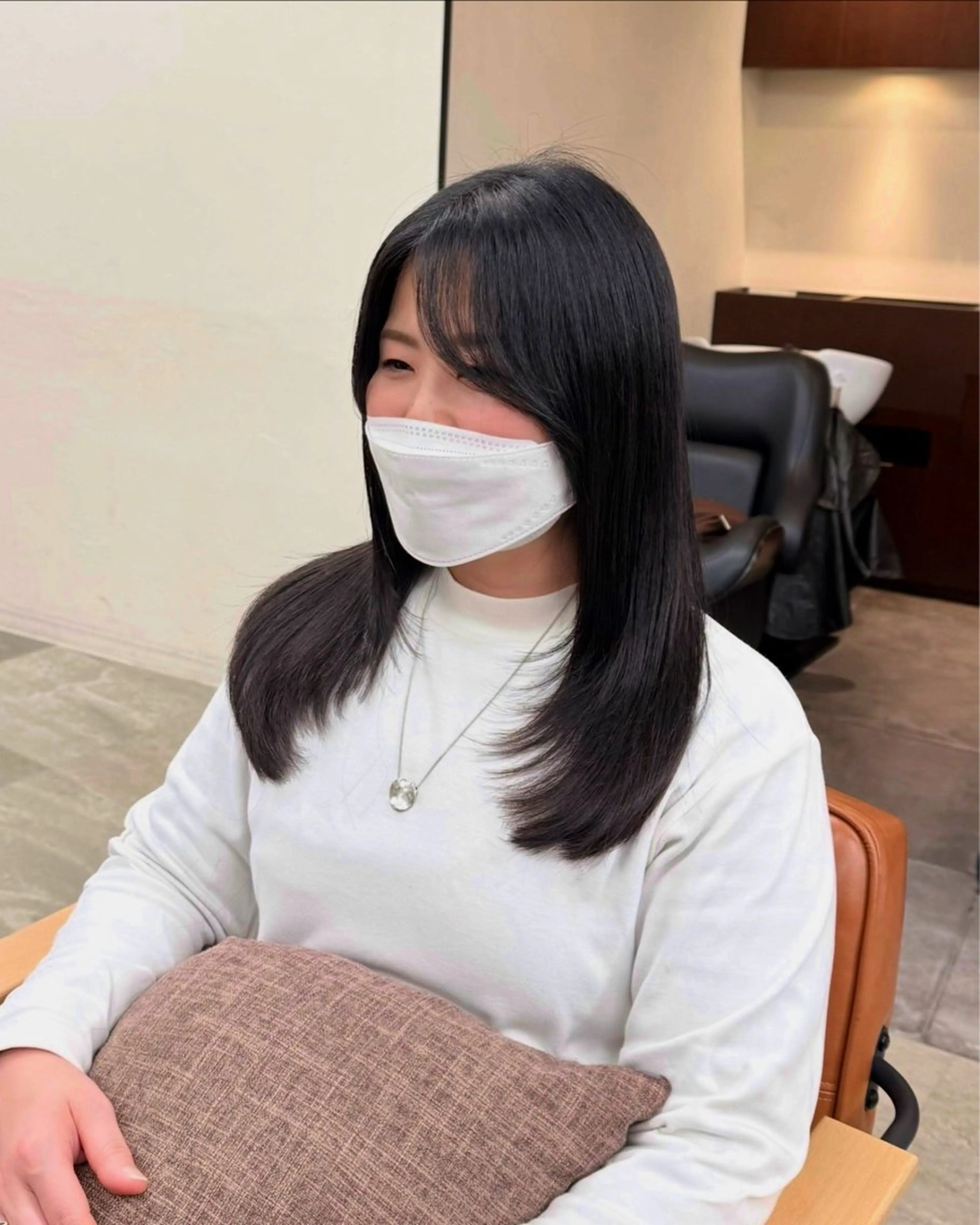ミディアム レイヤーカット 縮毛矯正 VIEW GINZA所属・fitする顔まわり♡ -暖色-ふうか◠‿◠のヘアスタイル