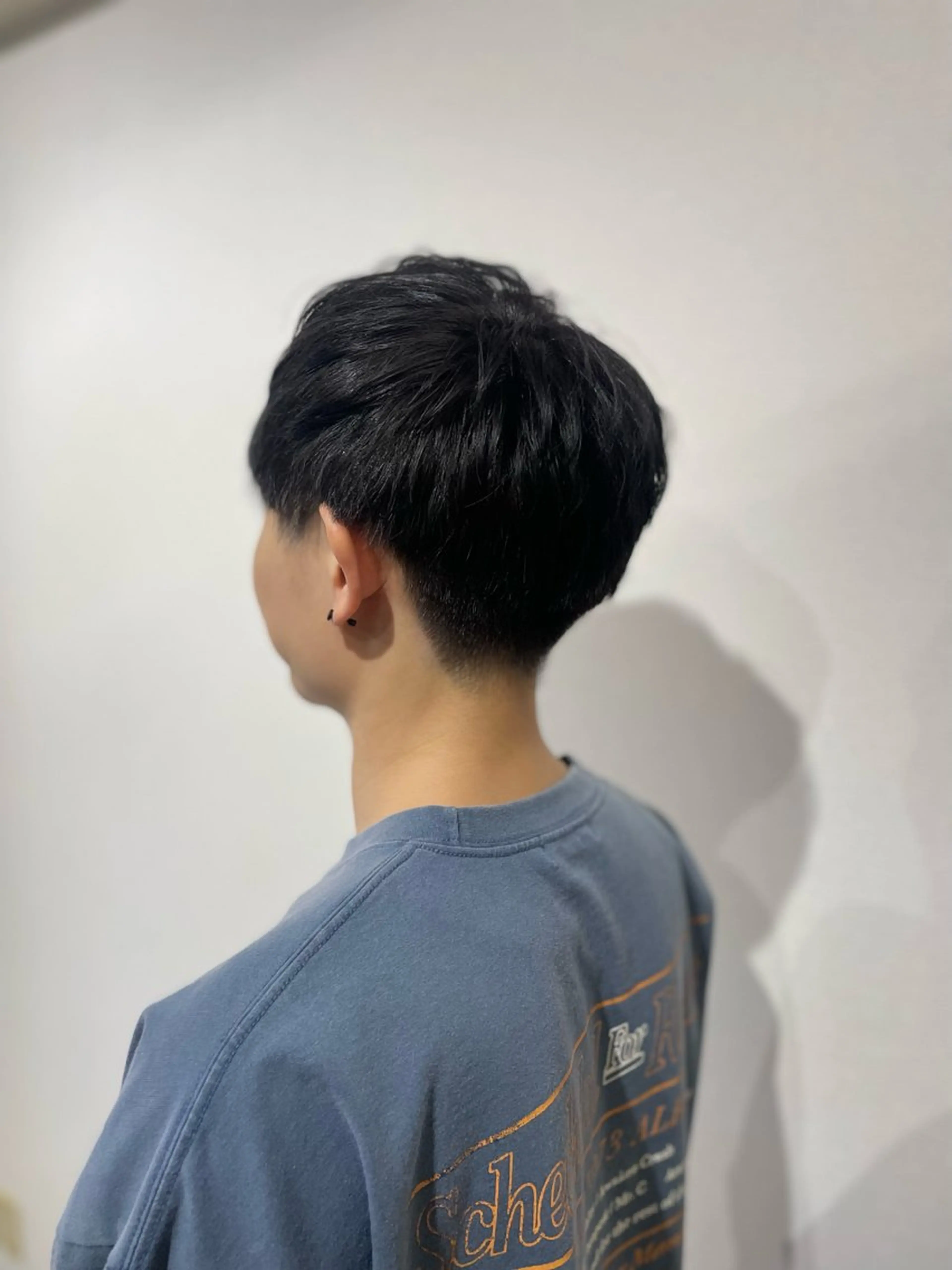 ミディアム メンズ ミディアムパーマ メンズブリーチ マッシュ メンズパーマ 波巻きパーマ 流行メンズスタイル ren✂︎のヘアスタイル