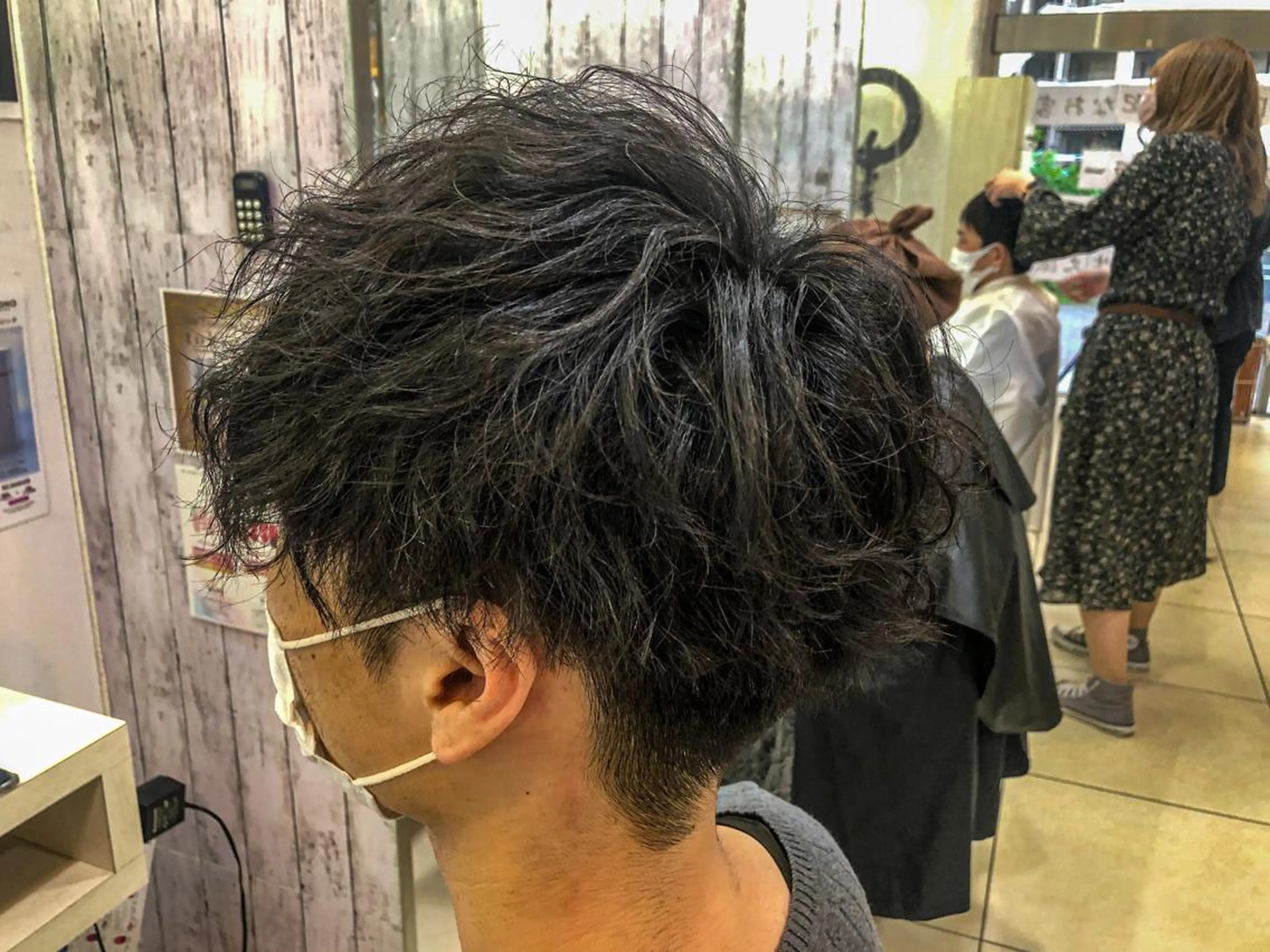 ミディアム パーマ メンズ マッシュ カット パーマ 毛流れヘアの達人 店長　須田龍世のヘアスタイル