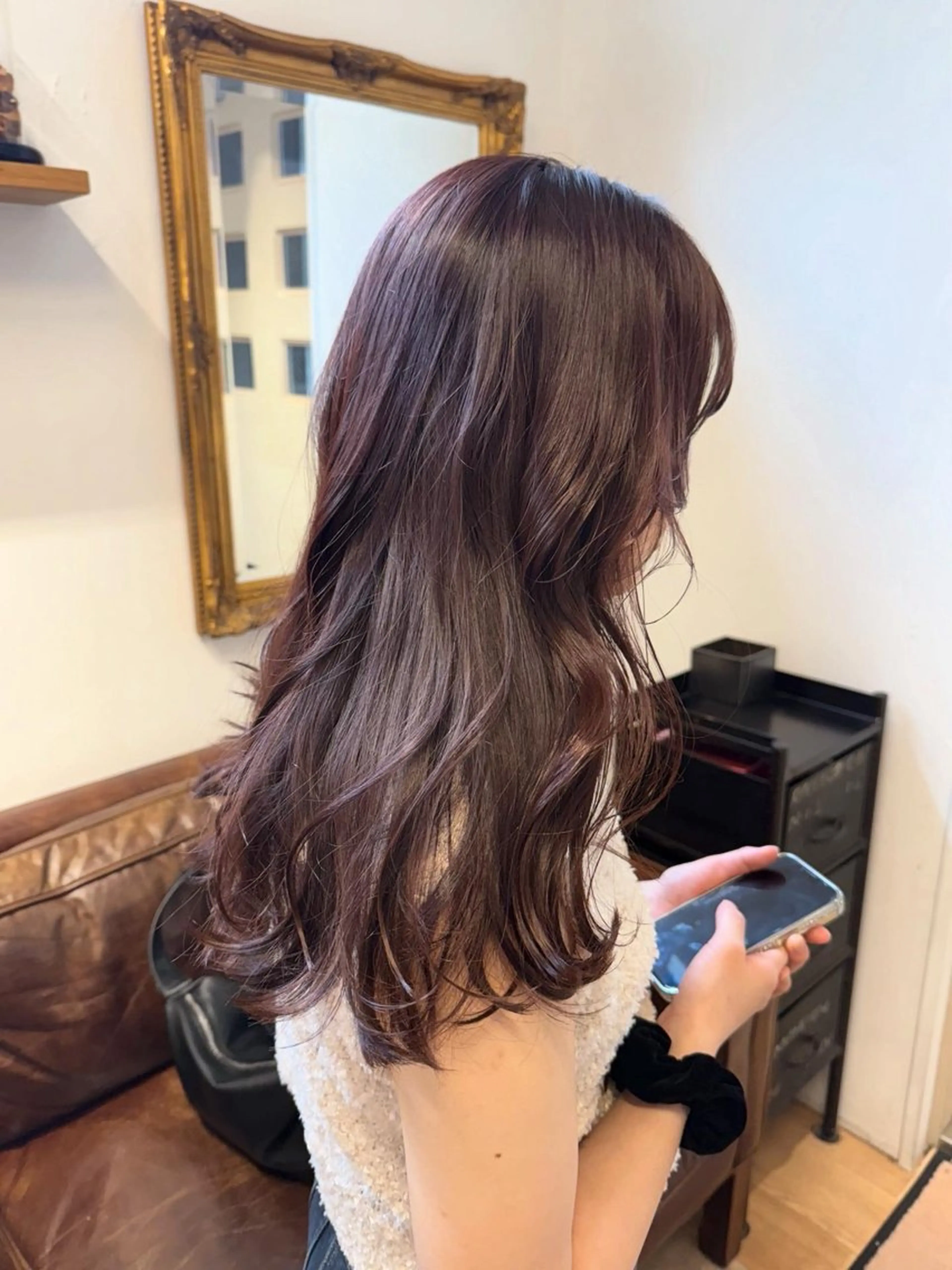 ロング カラー ミルクティー× グレージュMOMOのヘアスタイル