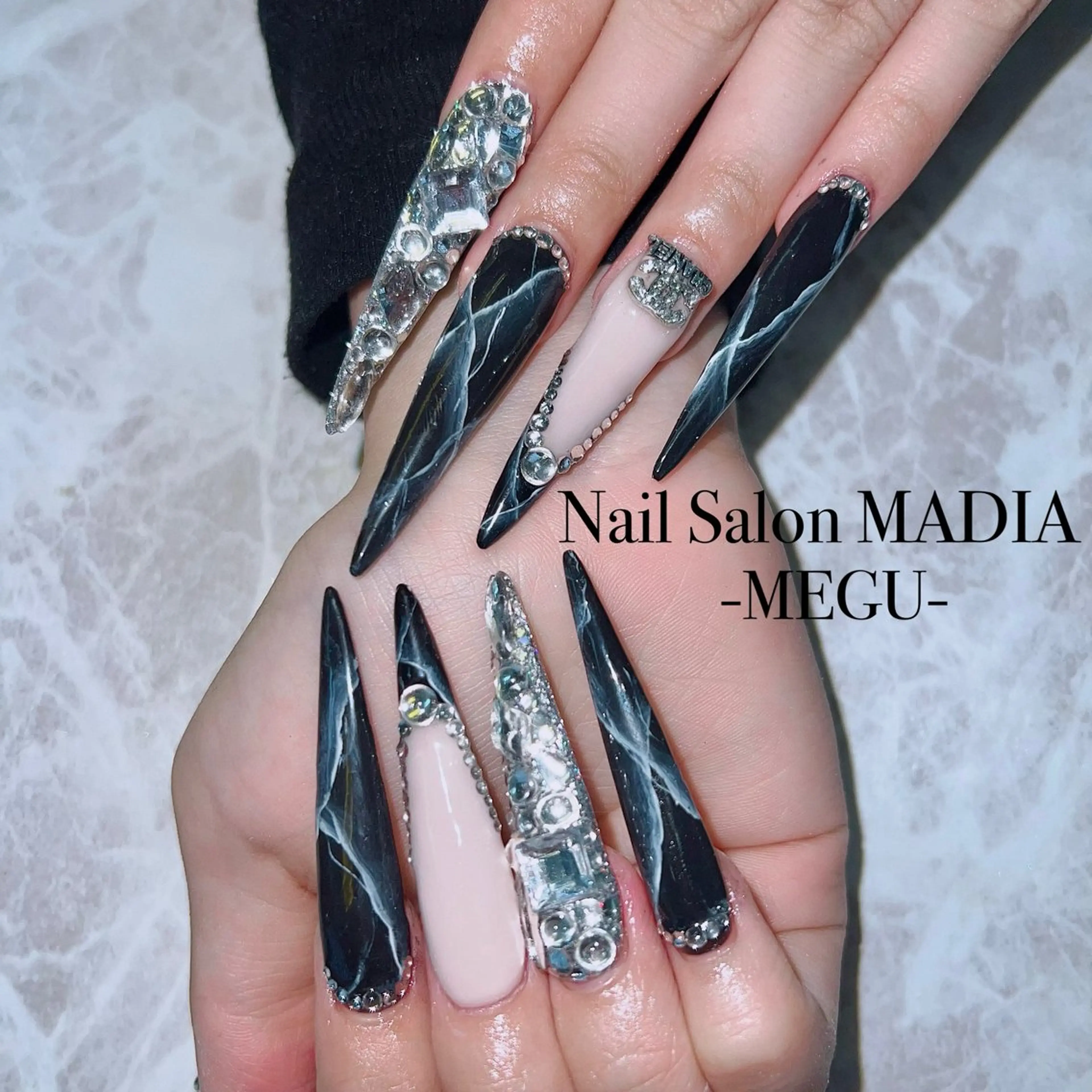 ネイル MADIA藤沢所属・MADIA MEGUのネイルデザイン