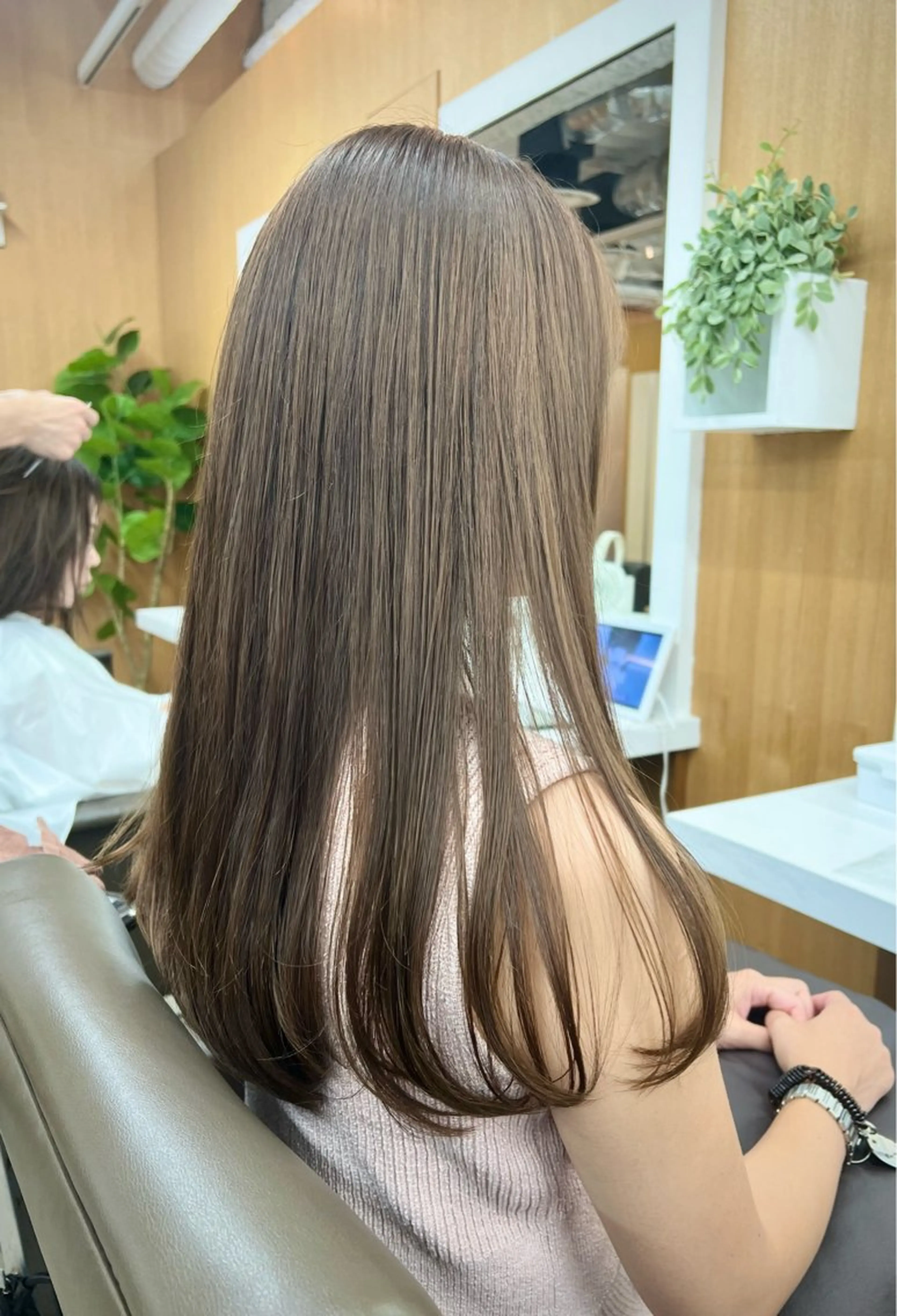 ロング カラー ベージュカラー 透明感カラー/ イルミナカラーヒロキのヘアスタイル