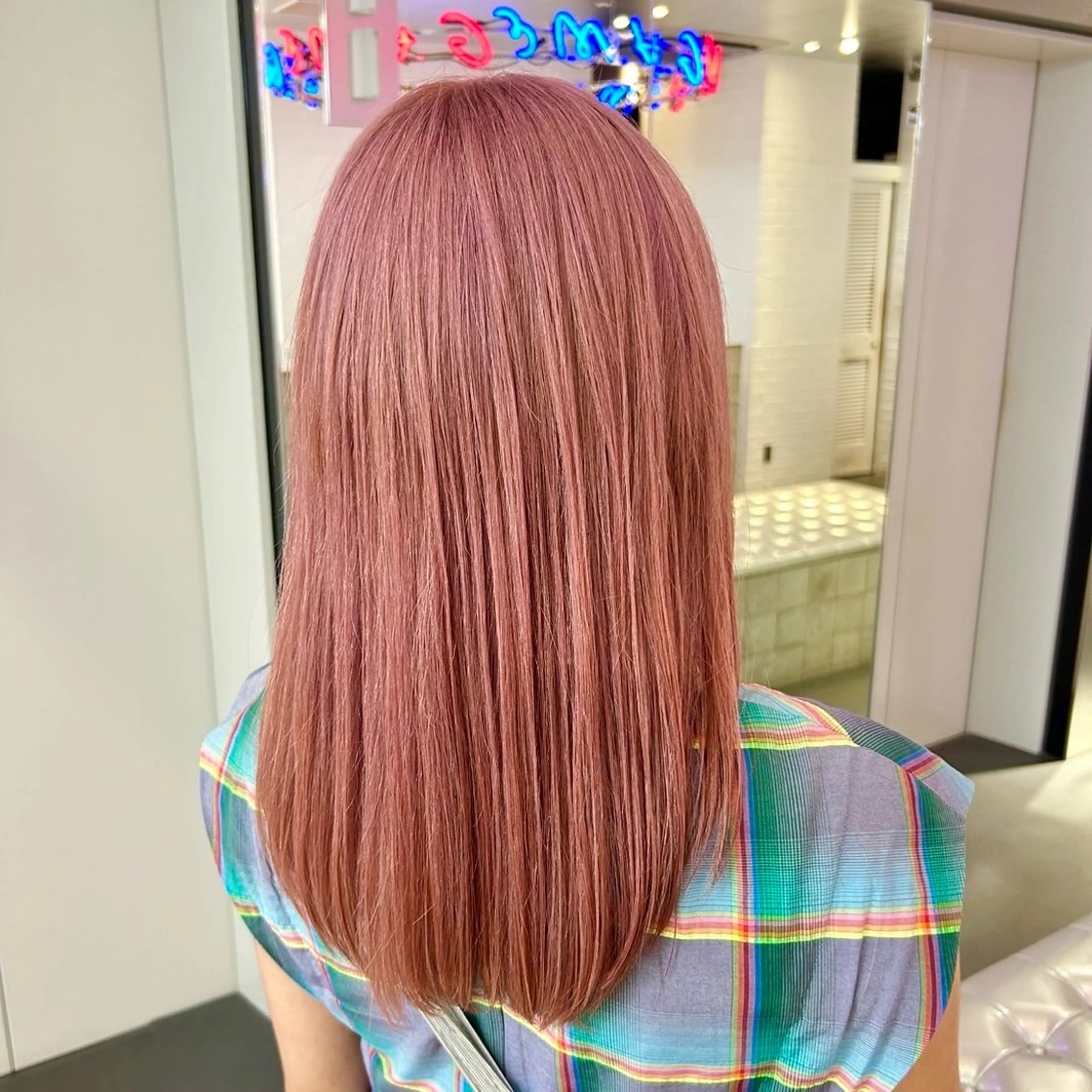 ミディアム カラー 艶カラー×レイヤー 🧙縮毛矯正/レオンのヘアスタイル