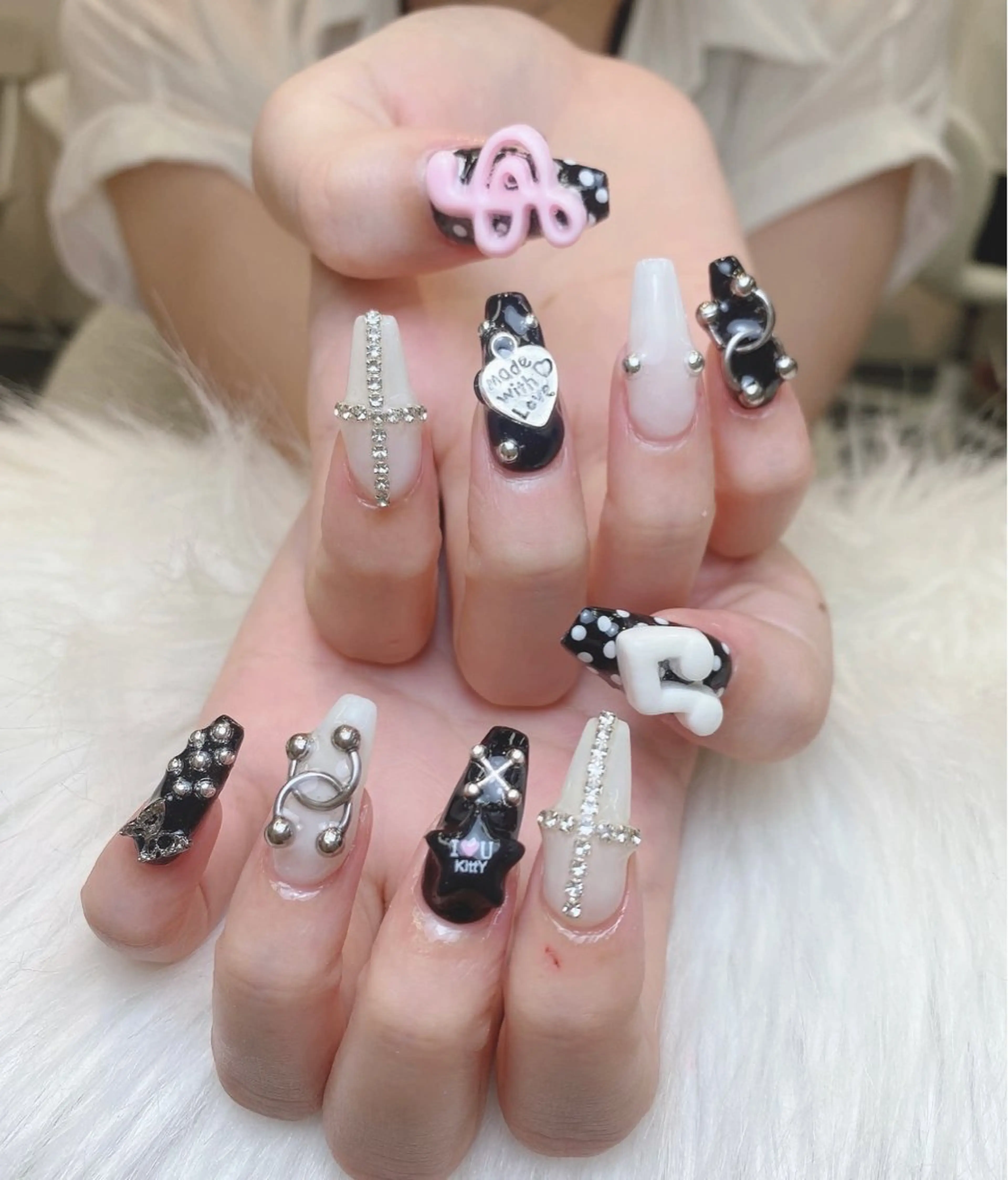 ネイル アートネイル 成人式 ジェルネイル ニュアンスネイル 夏ネイル ハンドネイル Nie Nail Shinokuboのネイルデザイン