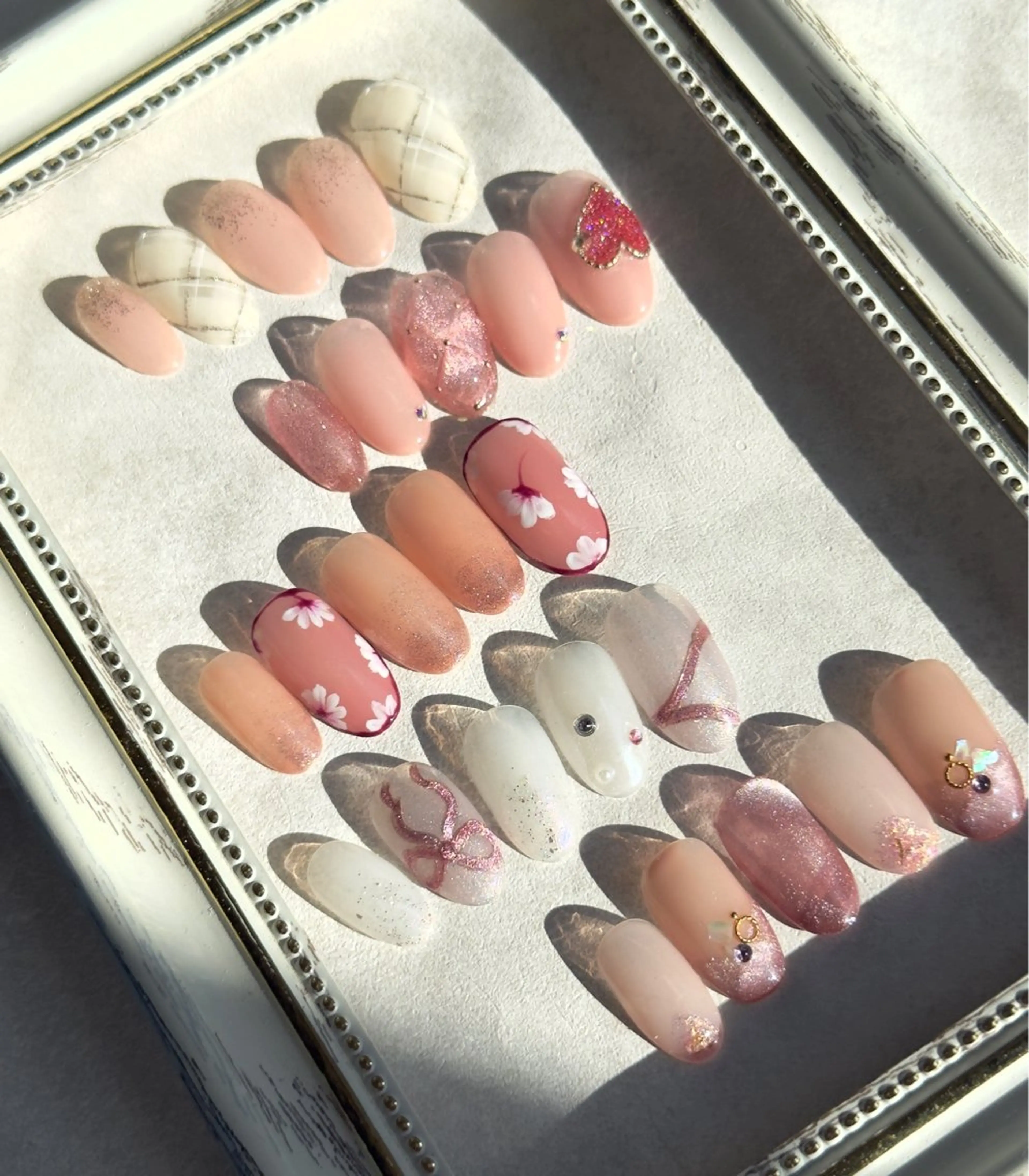 ネイル ハンドネイル 小野里 七海のネイルデザイン