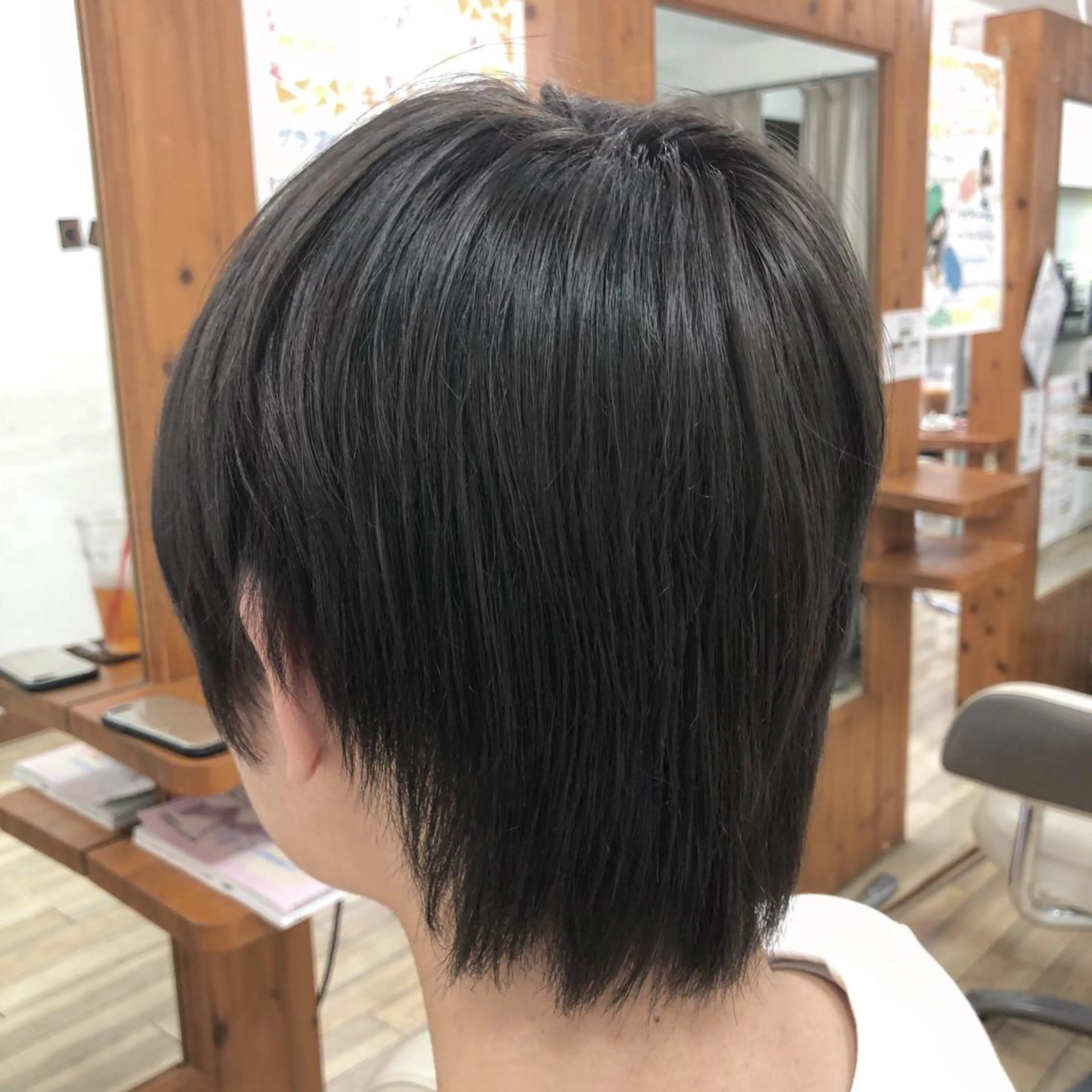 ショート カラー ダークグレー Snaly カラー特化ページのヘアスタイル