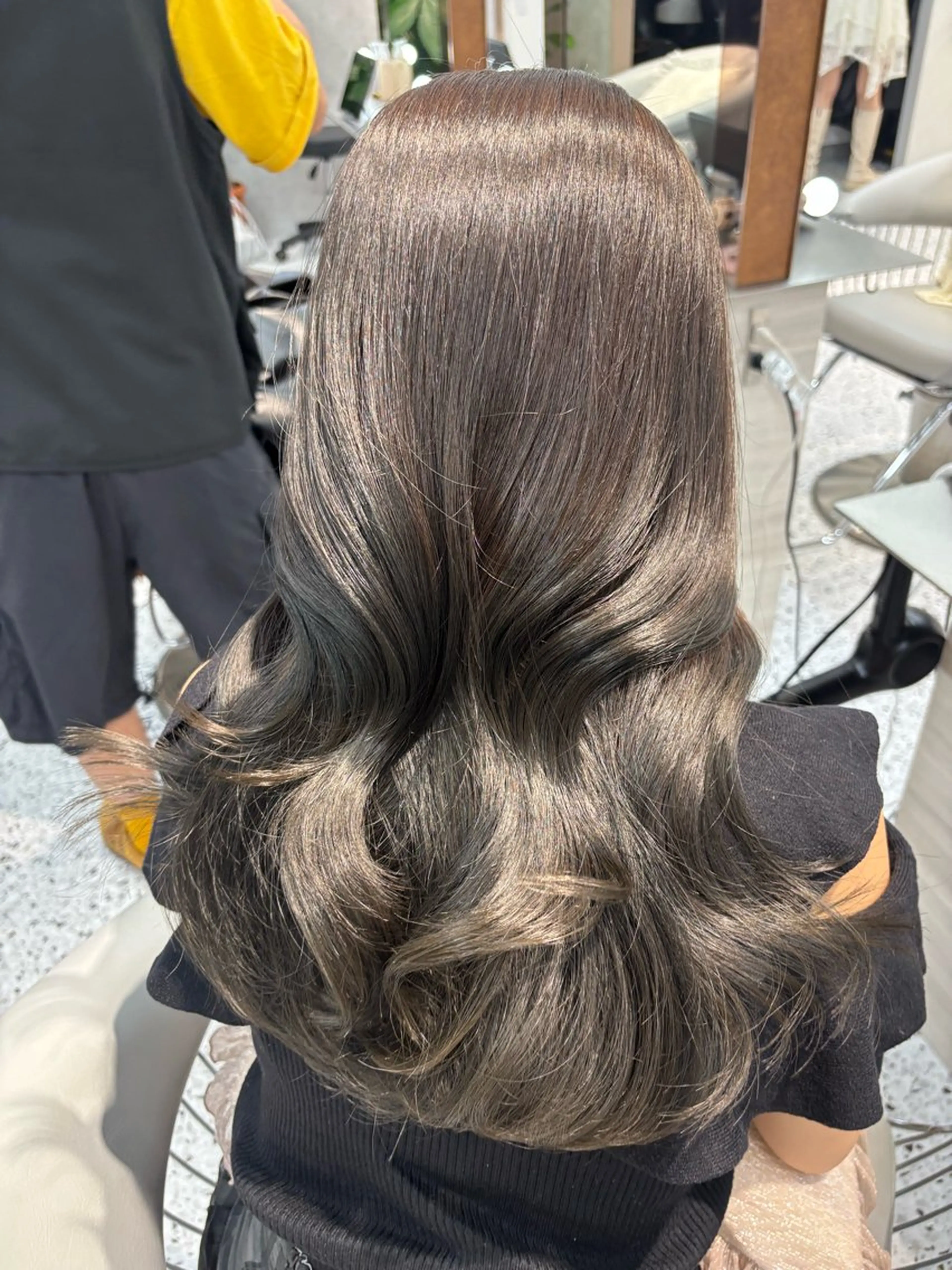 セミロング カラー 透明感カラー ダークグレー ダークグレージュ グレージュ ヘアカラー 🍒ブリーチなしカラ ー／Sakura🍒のヘアスタイル