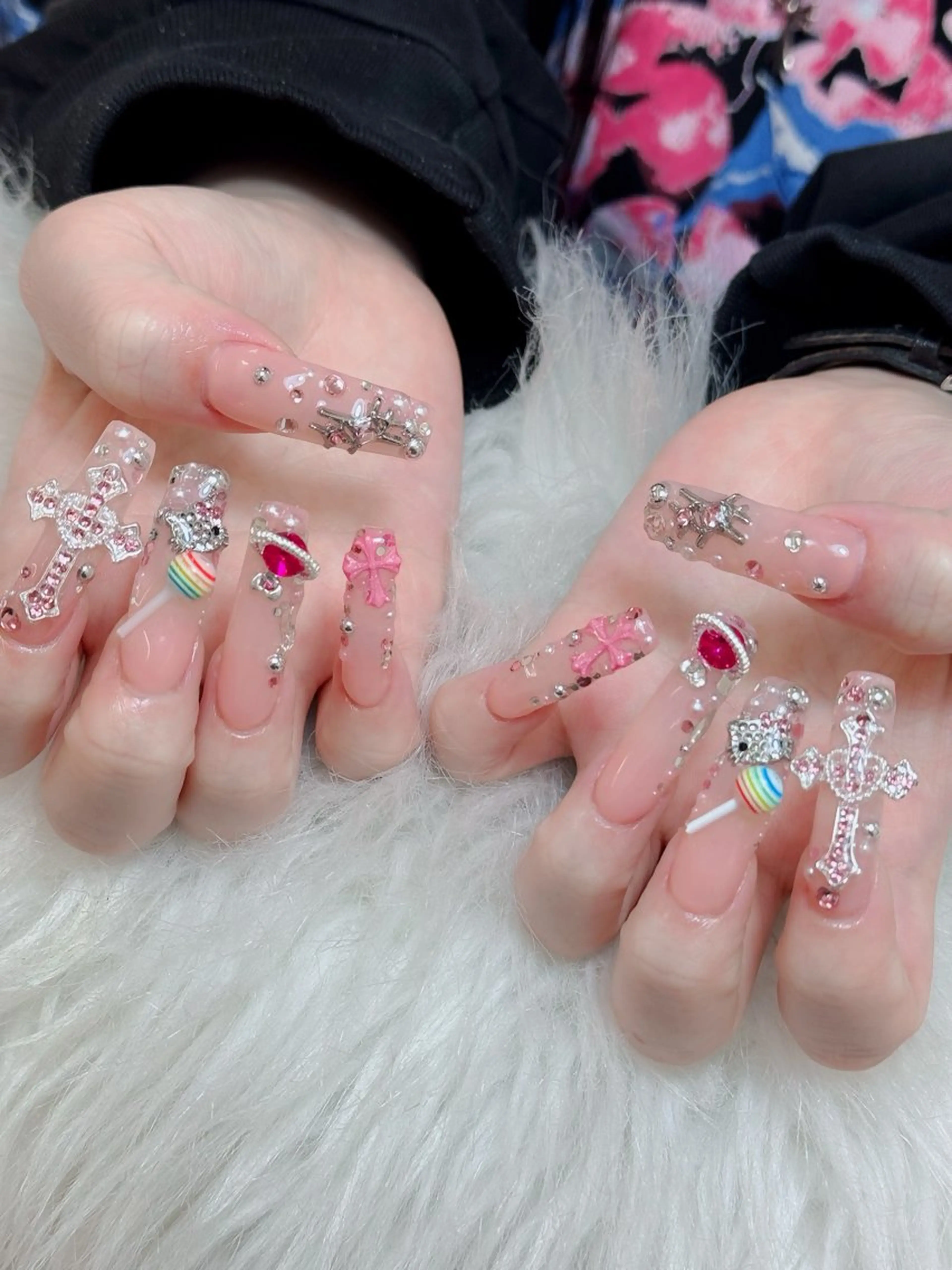 ネイル オーロラネイル チークネイル フットネイル フレンチネイル 韓国ネイル ハンドネイル Lumi Nail Salon所属・Lumi Nail 新大久保3‘のネイルデザイン