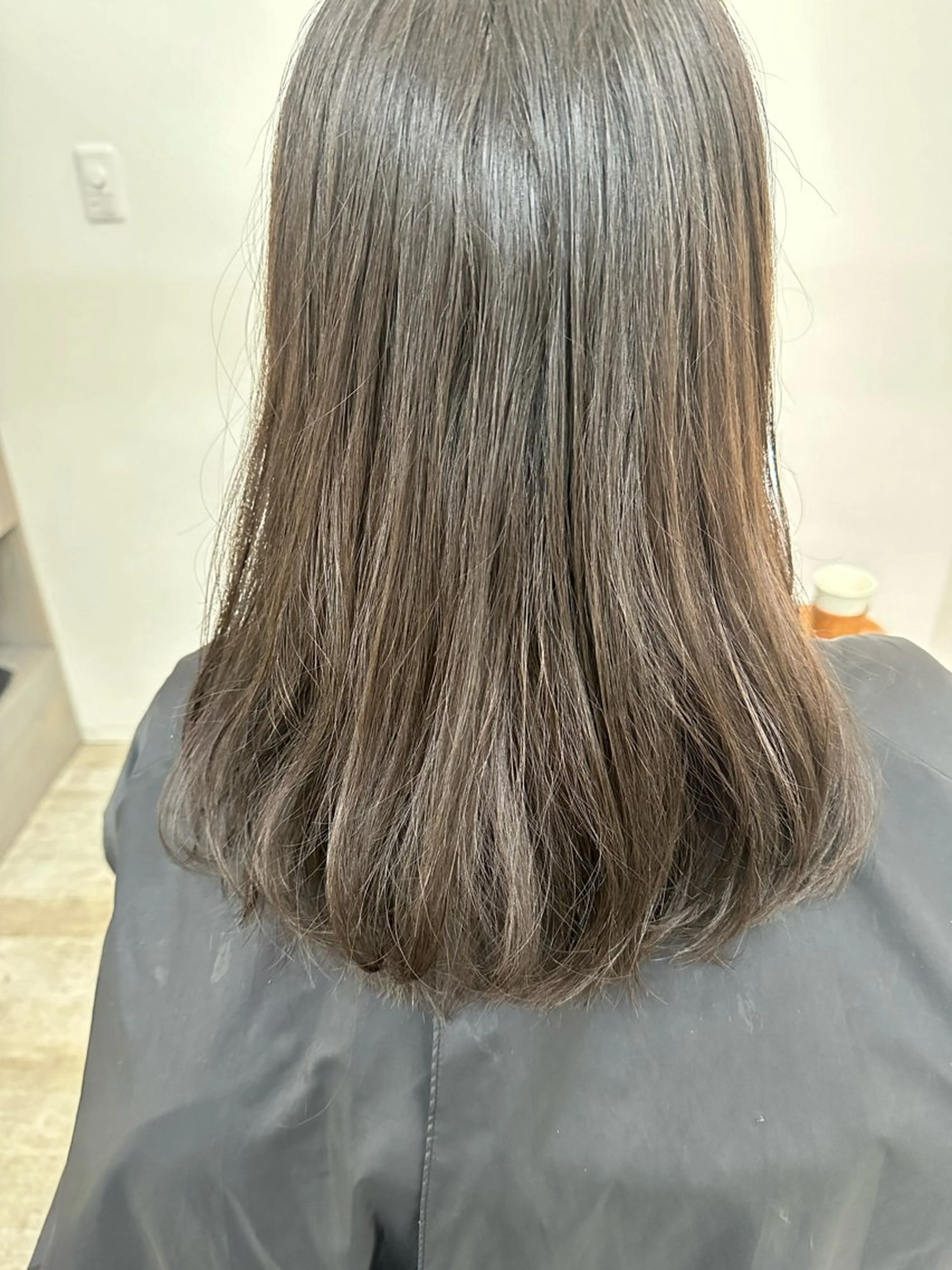 ミディアム カット ヘアカラー トリートメント 佐藤 はるとのヘアスタイル