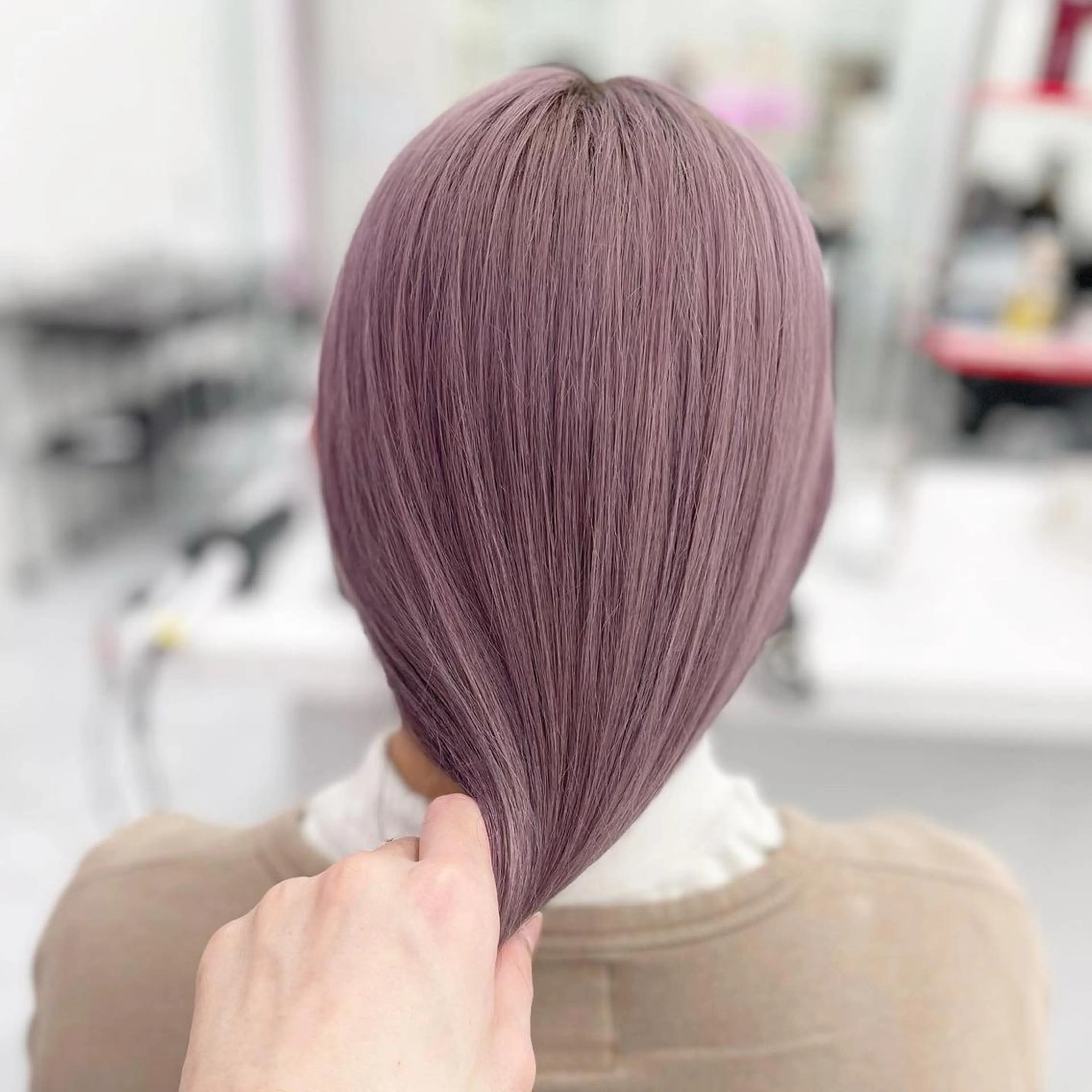 ミディアム ❤︎ワンホンガーリー なハイトーンヘア❤︎のヘアスタイル