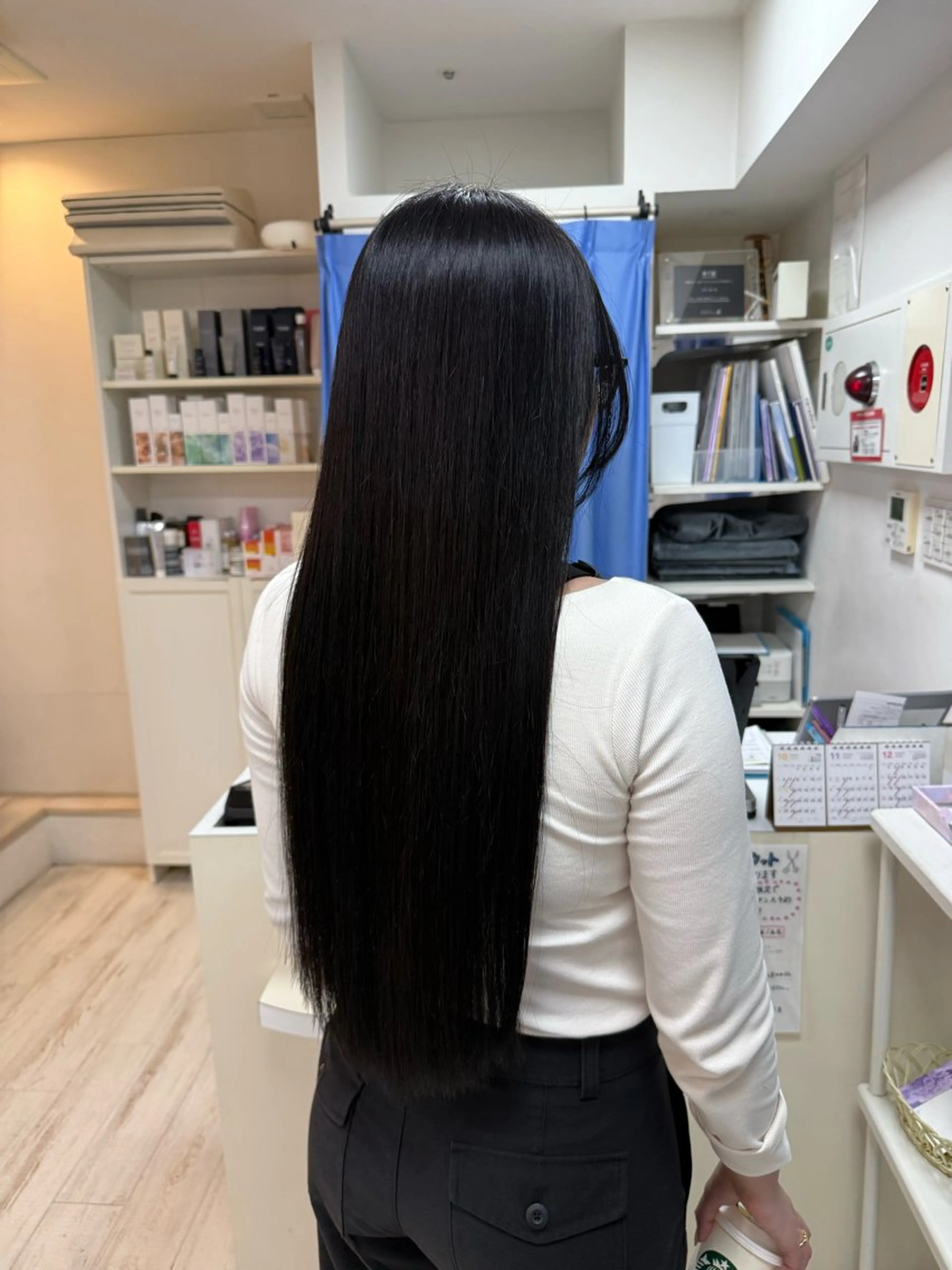 ロング 酸性ストレート カット ヘアカラー 縮毛矯正 新籾 尚哉のヘアスタイル