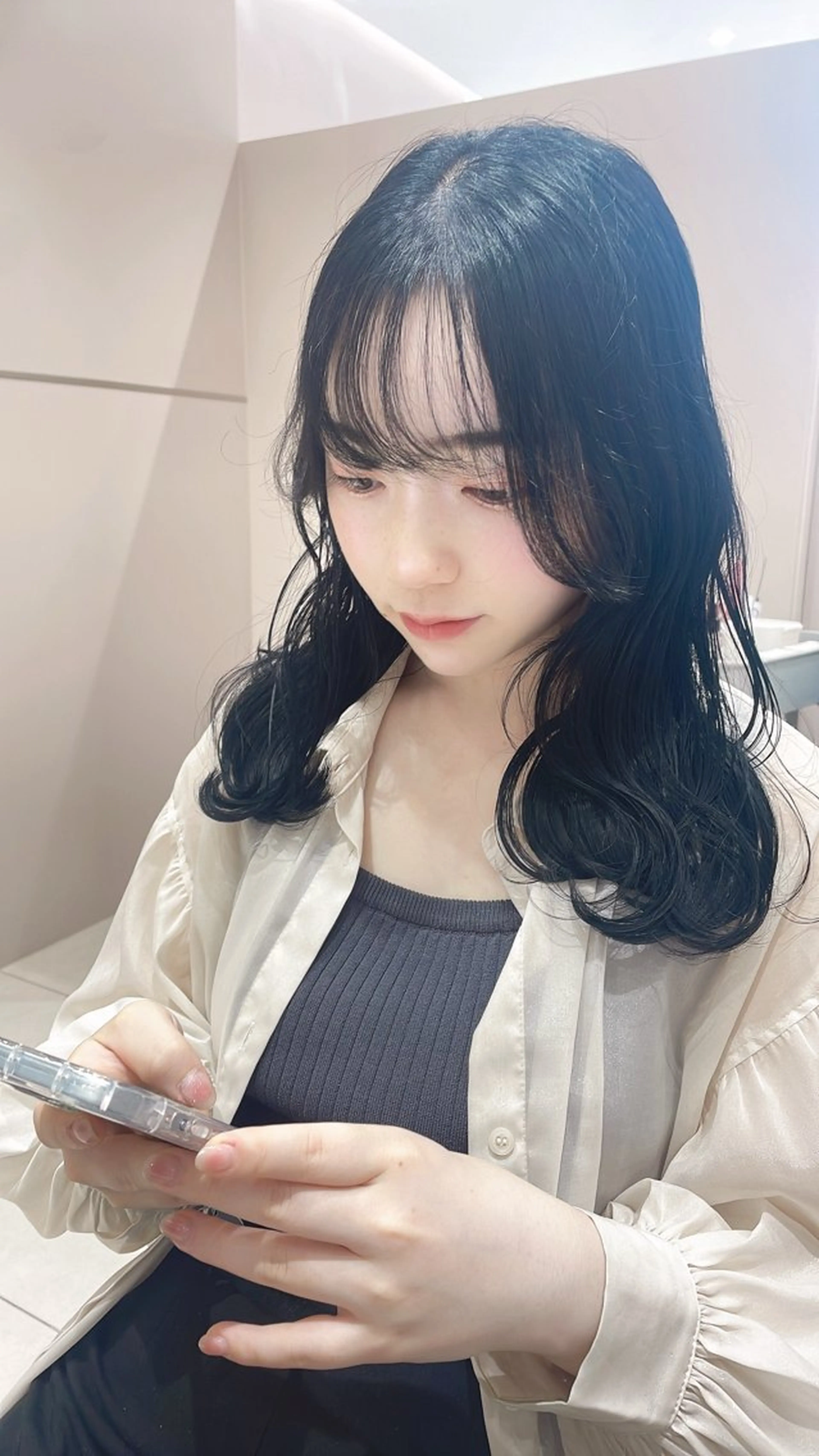 セミロング ヘアカラー ✨韓国風レイヤー/ くびれ巻き🖤　りくのヘアスタイル