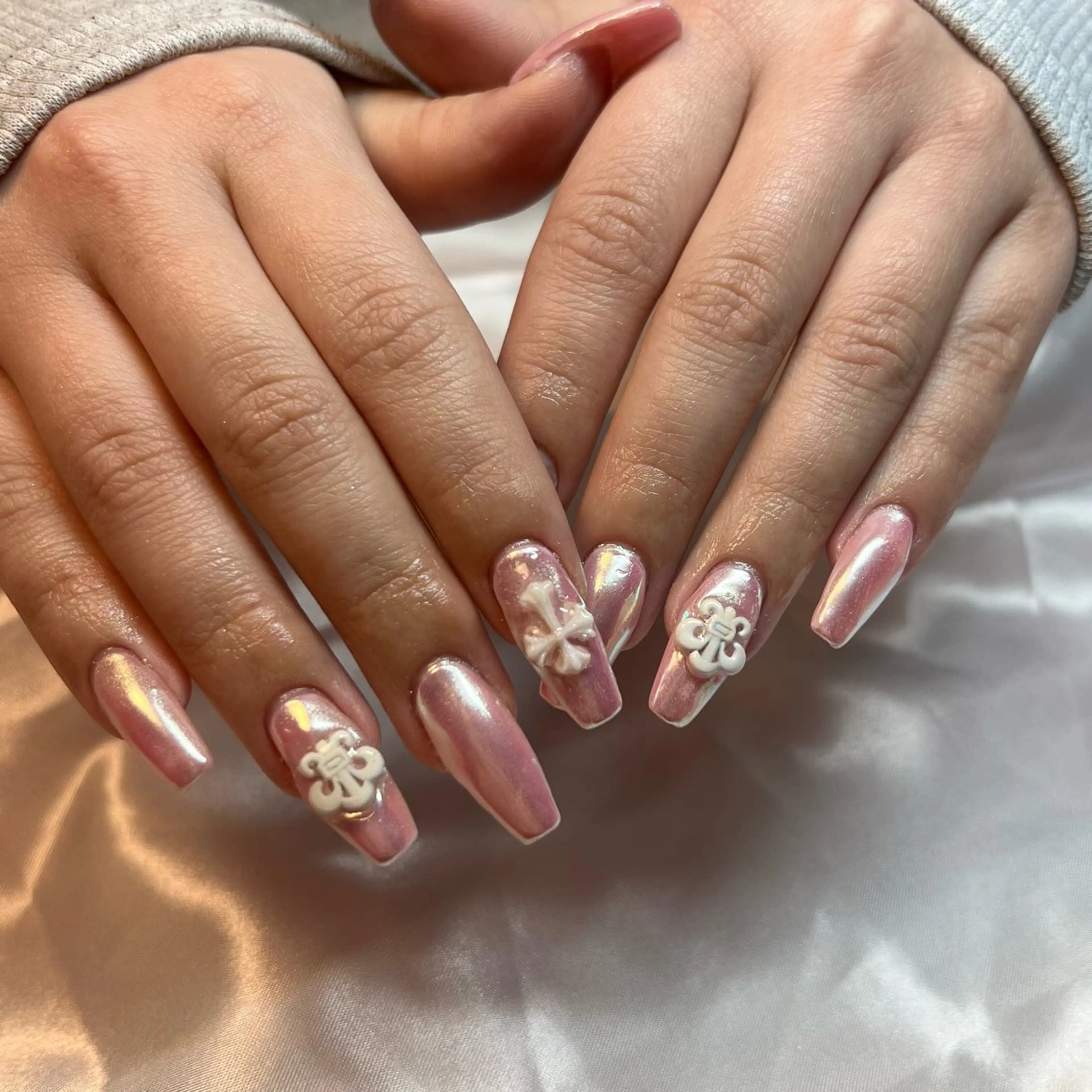 ネイル 長さ出し ミラーネイル ネイルチップ ハンドネイル ハンドケア YUUKA 🌺のネイルデザイン