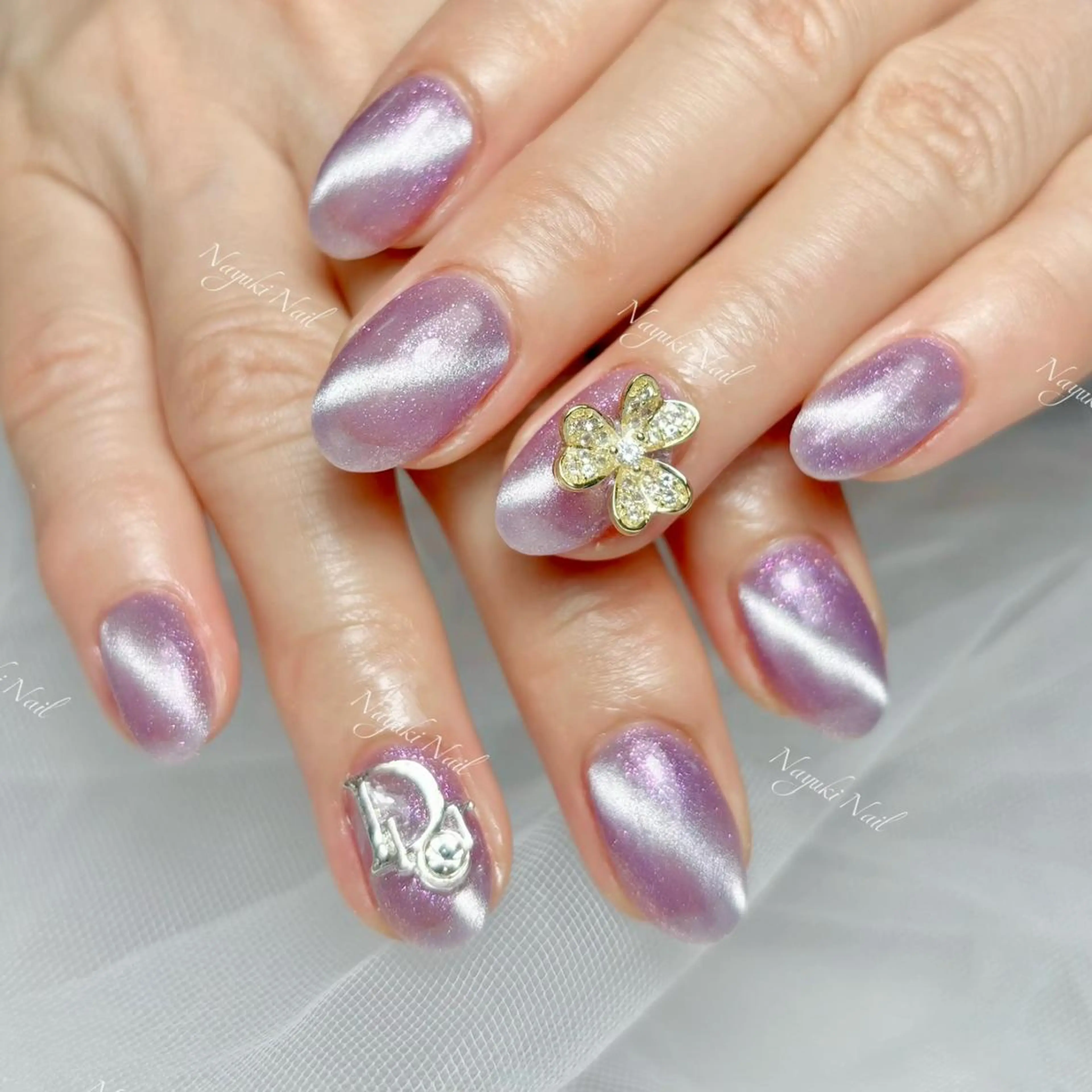ネイル 🦋 Queenieのネイルデザイン