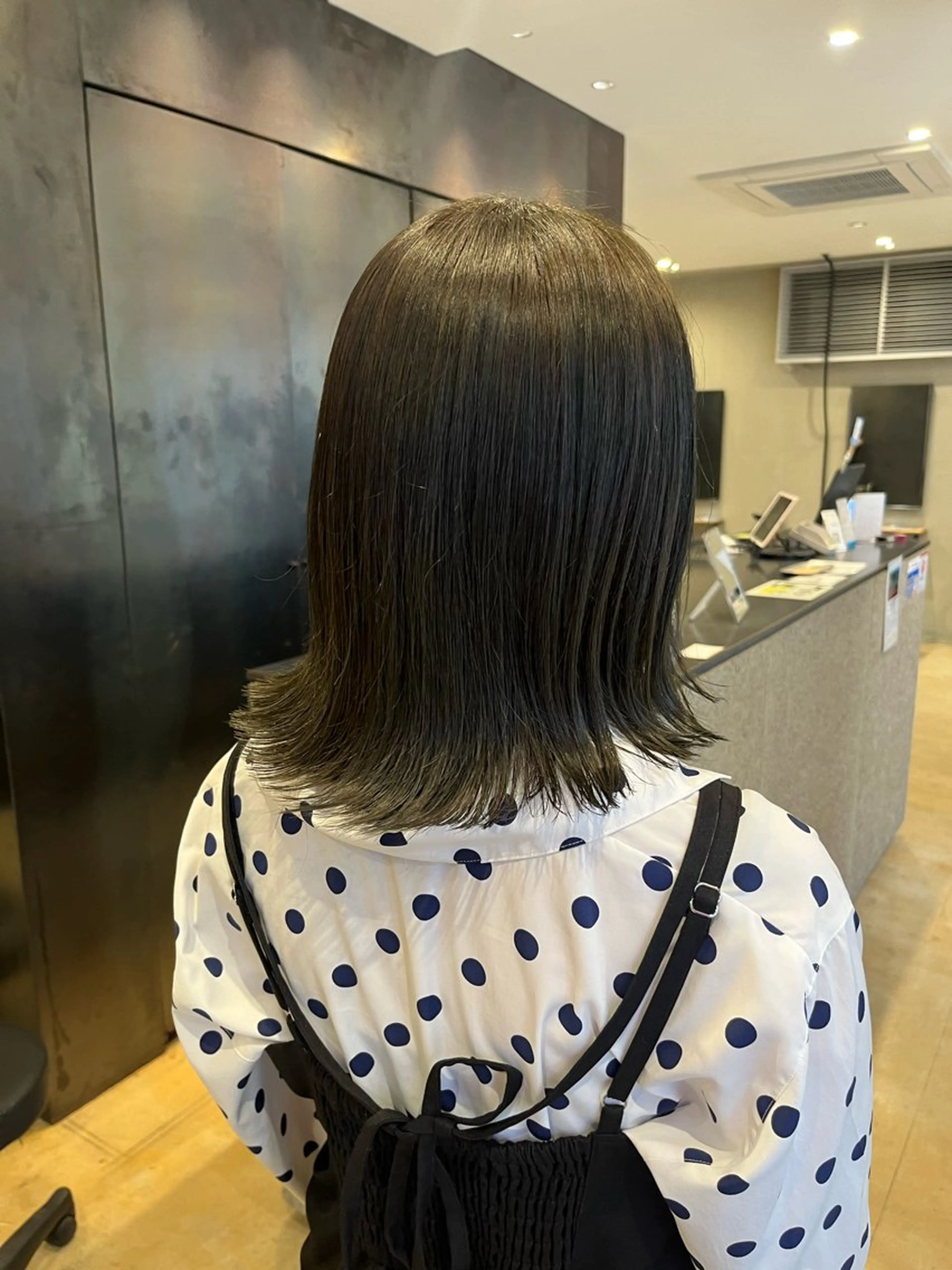 ミディアム カラー ヘアアレンジ ブラウンカラー オリーブブラウン みわ/博多 ブリーチ/カラーのヘアスタイル