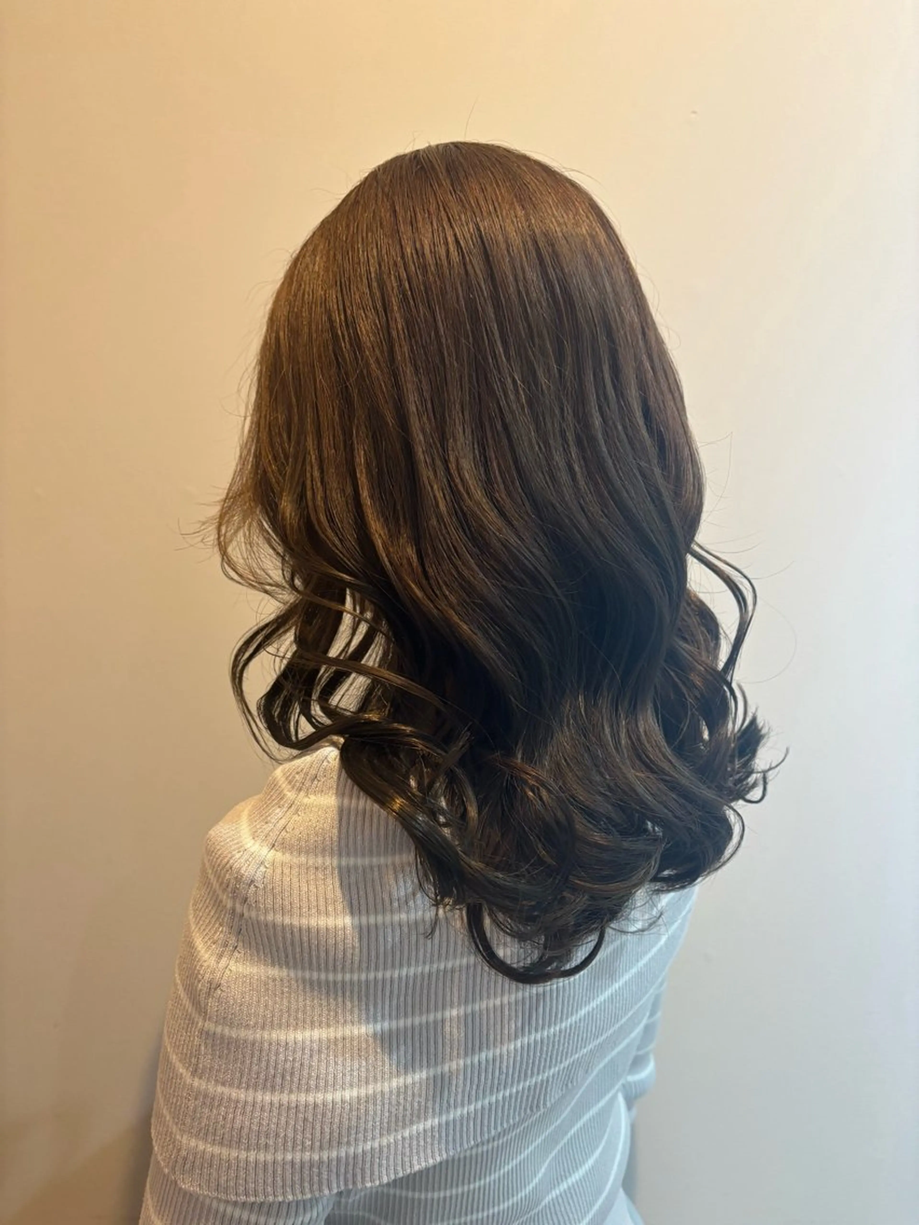 セミロング カラー 横田 凜子のヘアスタイル