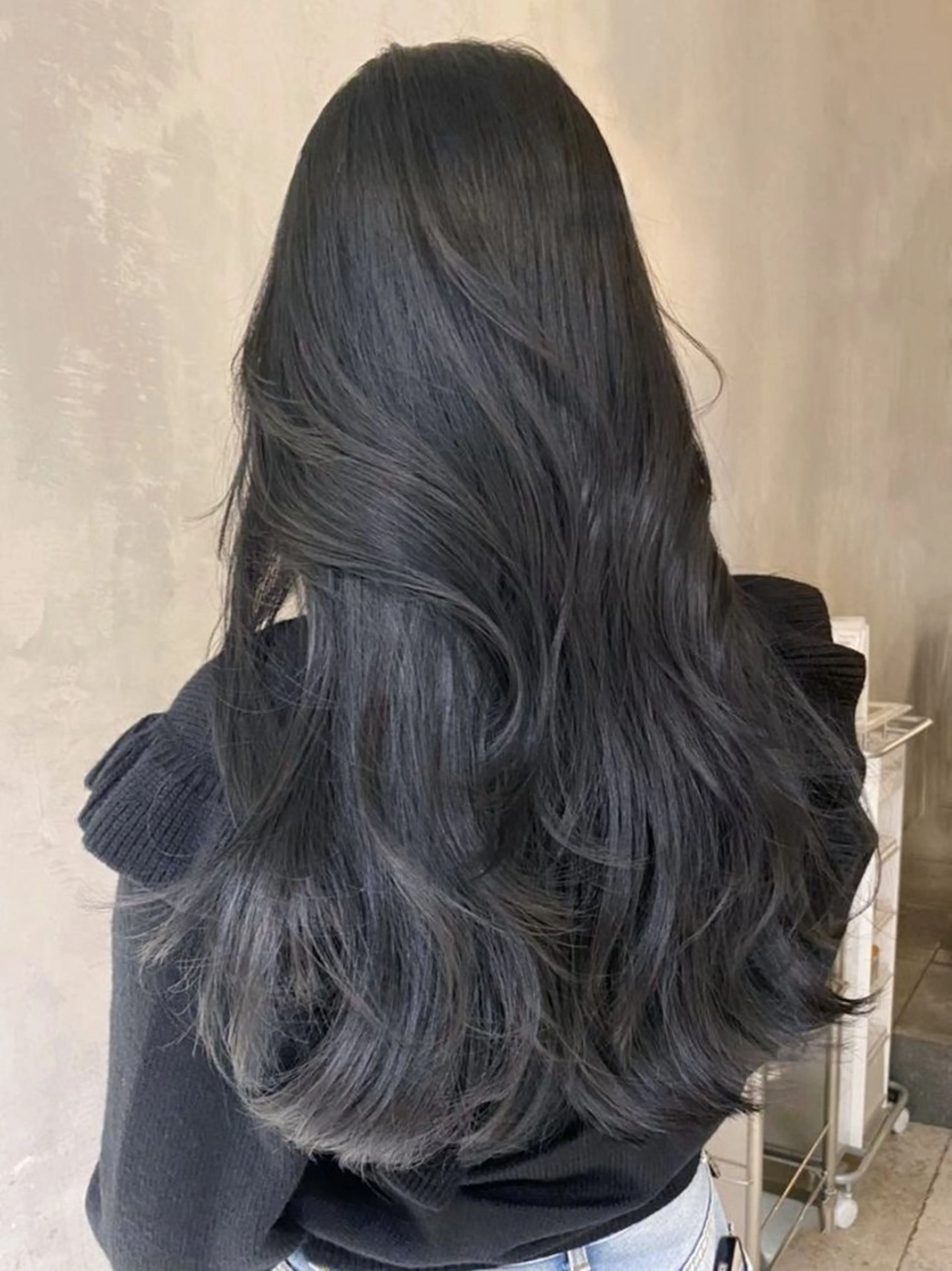 ロング カラー ダークグレー ダークグレージュ グレージュ ヘアカラー 川越 輝梨奈のヘアスタイル