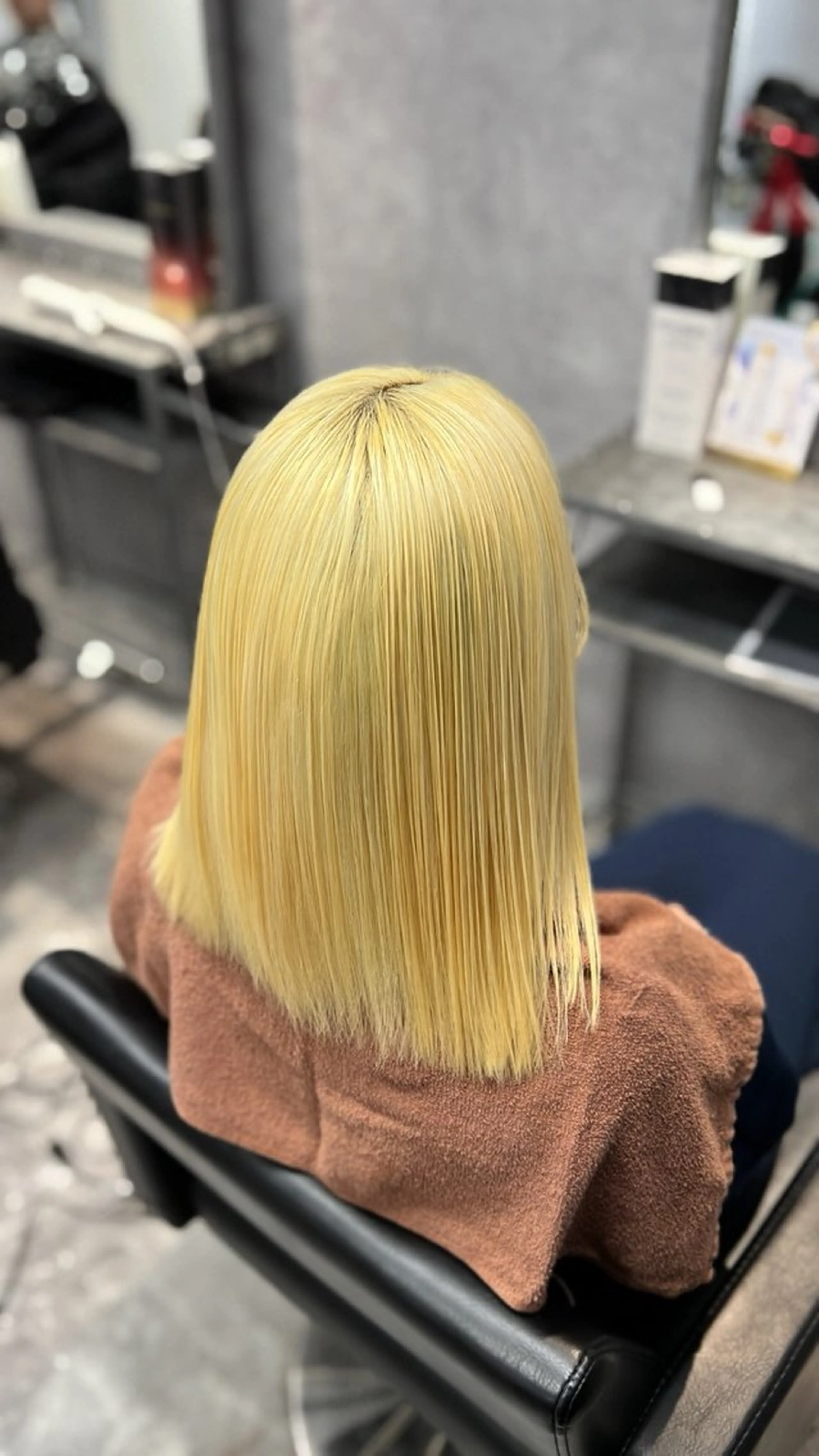 ショート カラー mimiiy梅田 中崎町ハイトーンのヘアスタイル