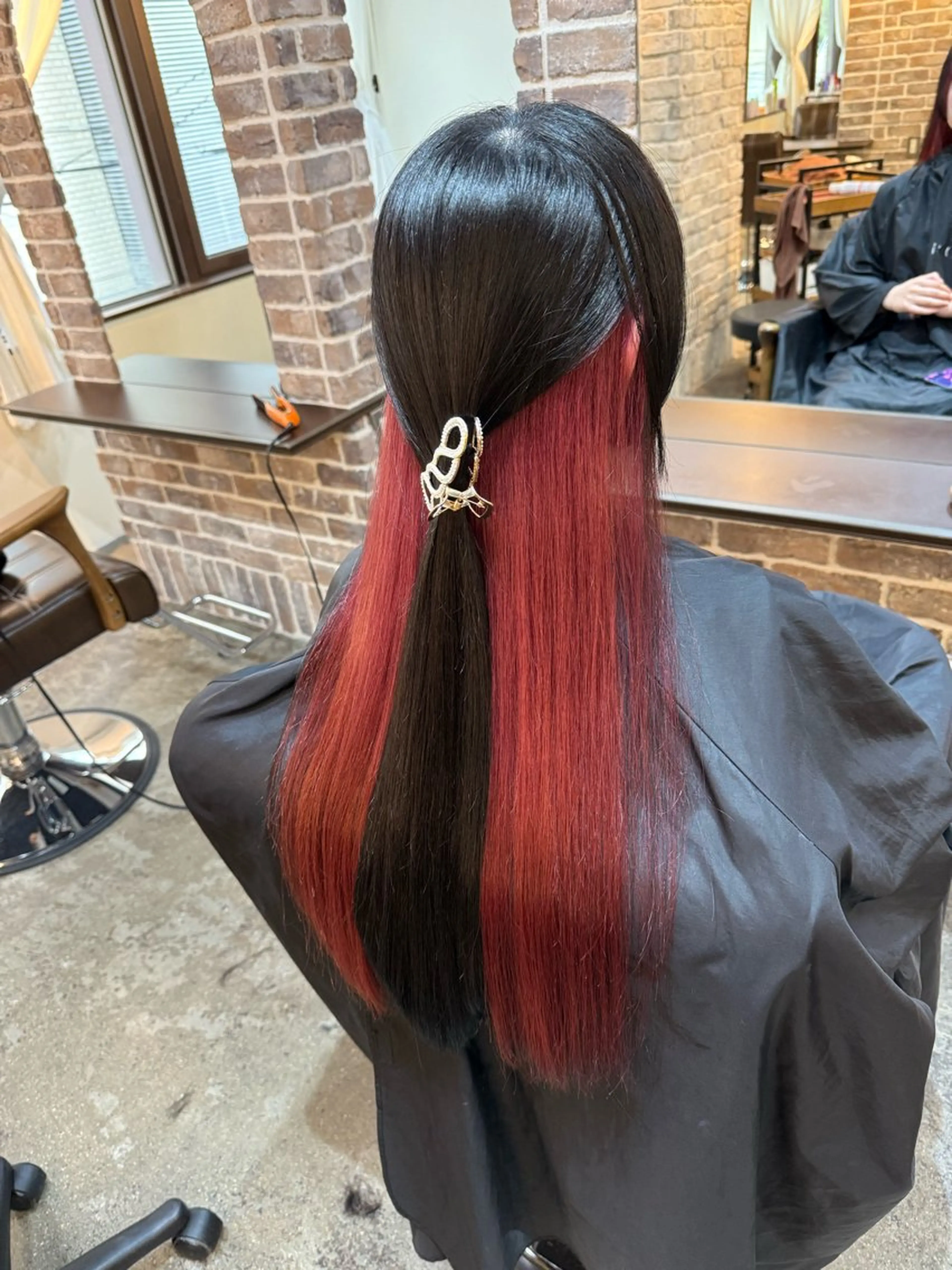 ロング カラー 黒髪 ブリーチ インナーカラー レッドカラー カット ヘアカラー トリートメント ACROあべの店所属・艶カラー/インナー /グラデ/大西小百合のヘアスタイル
