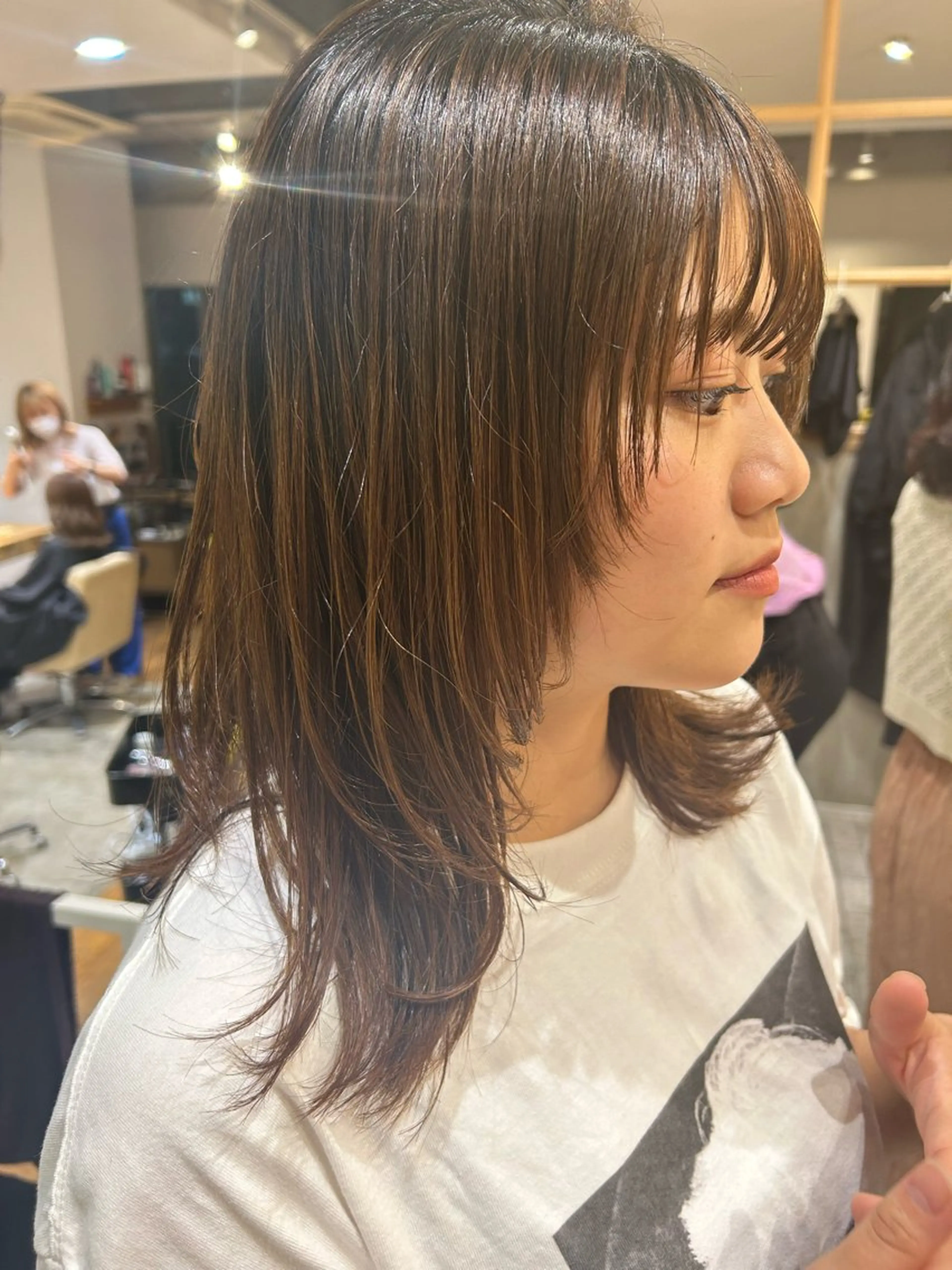 ミディアム カット 浅倉栞 /透明感カラーのヘアスタイル