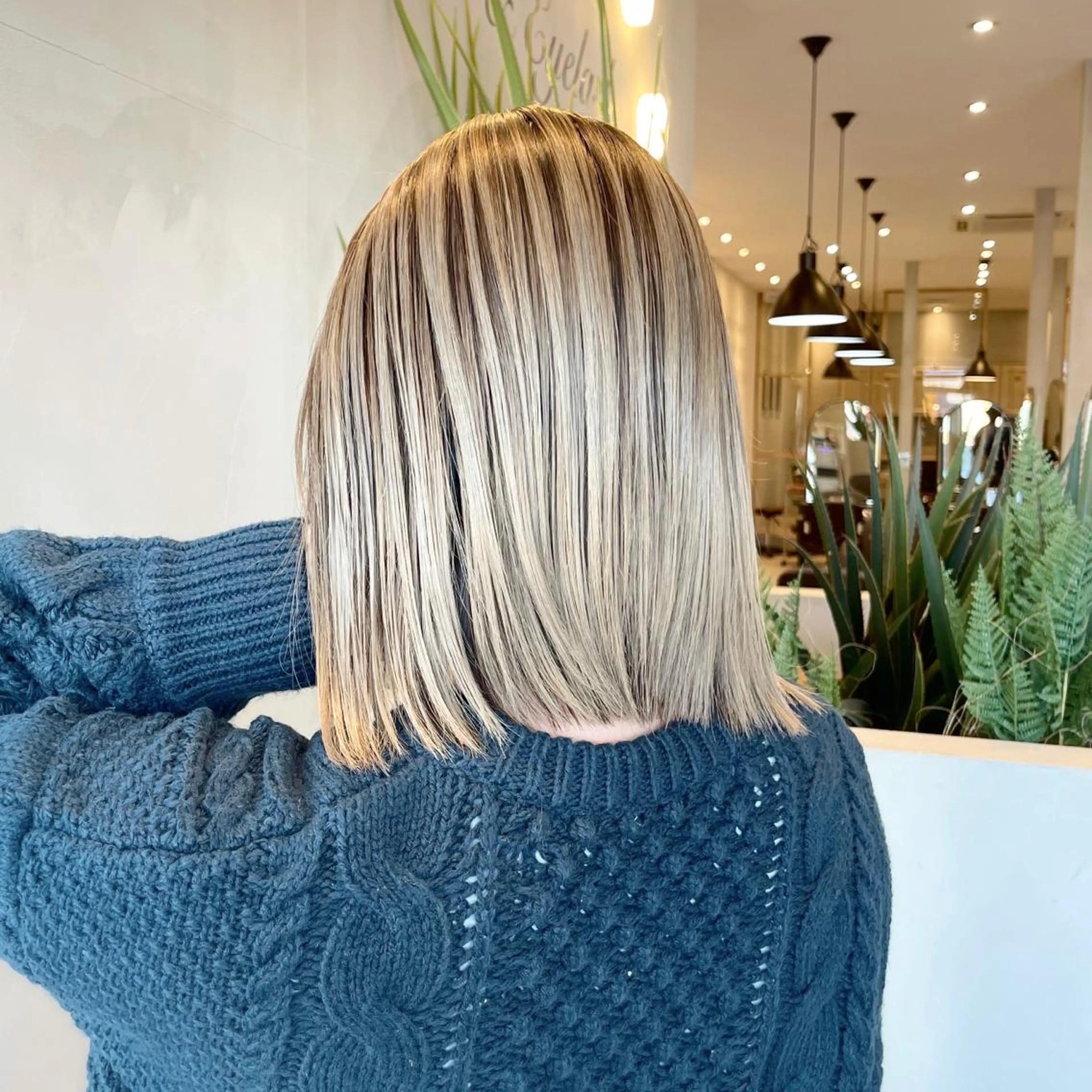 ミディアム カラー バレイヤージュ デザインカラー ハイライトカラー 外国人風カラー ハイライト カット ヘアカラー トリートメント アンドウ ユウ/ レイヤーカット/韓国のヘアスタイル