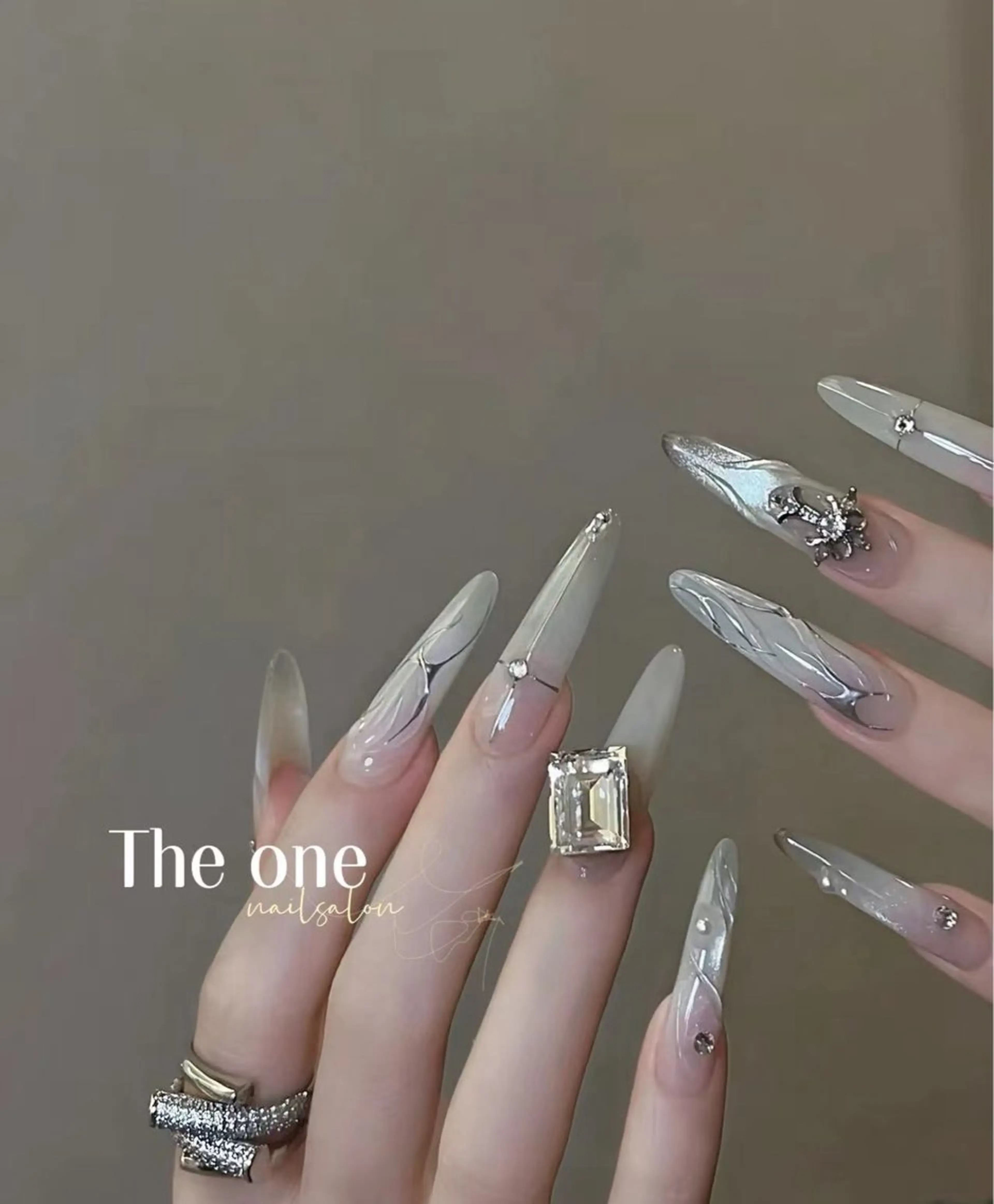 ネイル The oneアオイ アオイのネイルデザイン