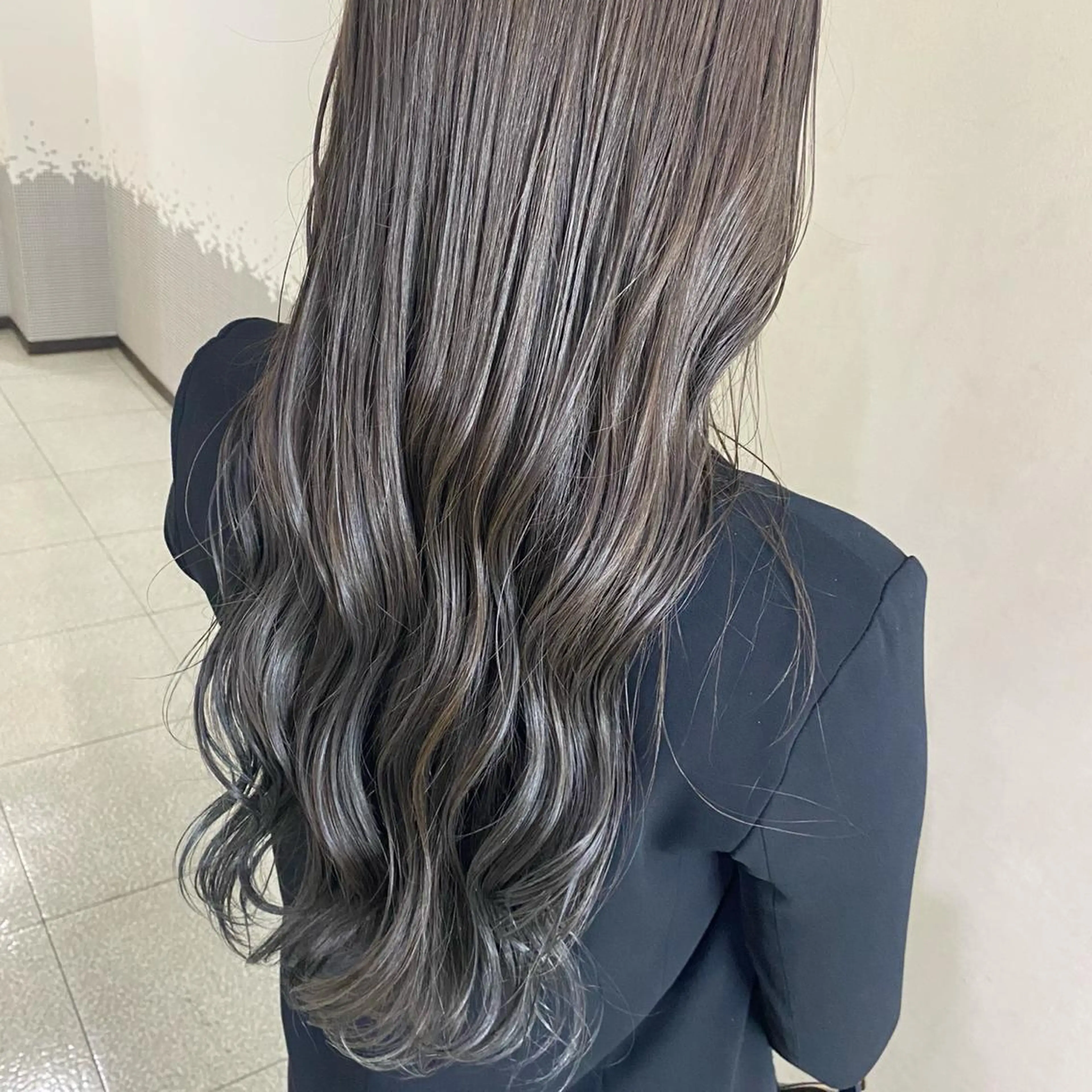 ロング カラー ブリーチ 透明感カラー Legami 熊本(レガーミ)所属・清村 和音のヘアスタイル