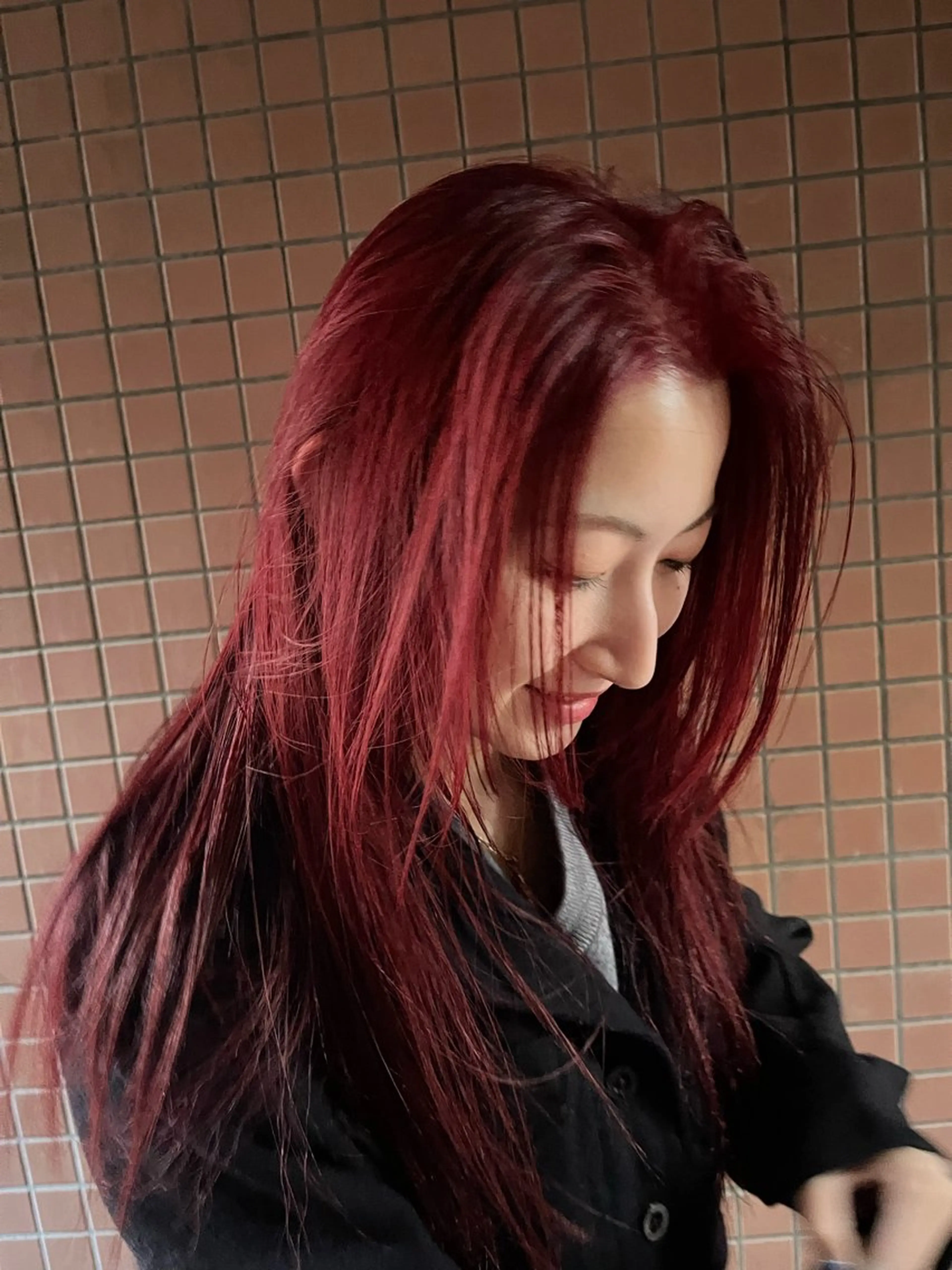 カラー Haco＋所属・ウルフ/レイヤー Miinaのヘアスタイル