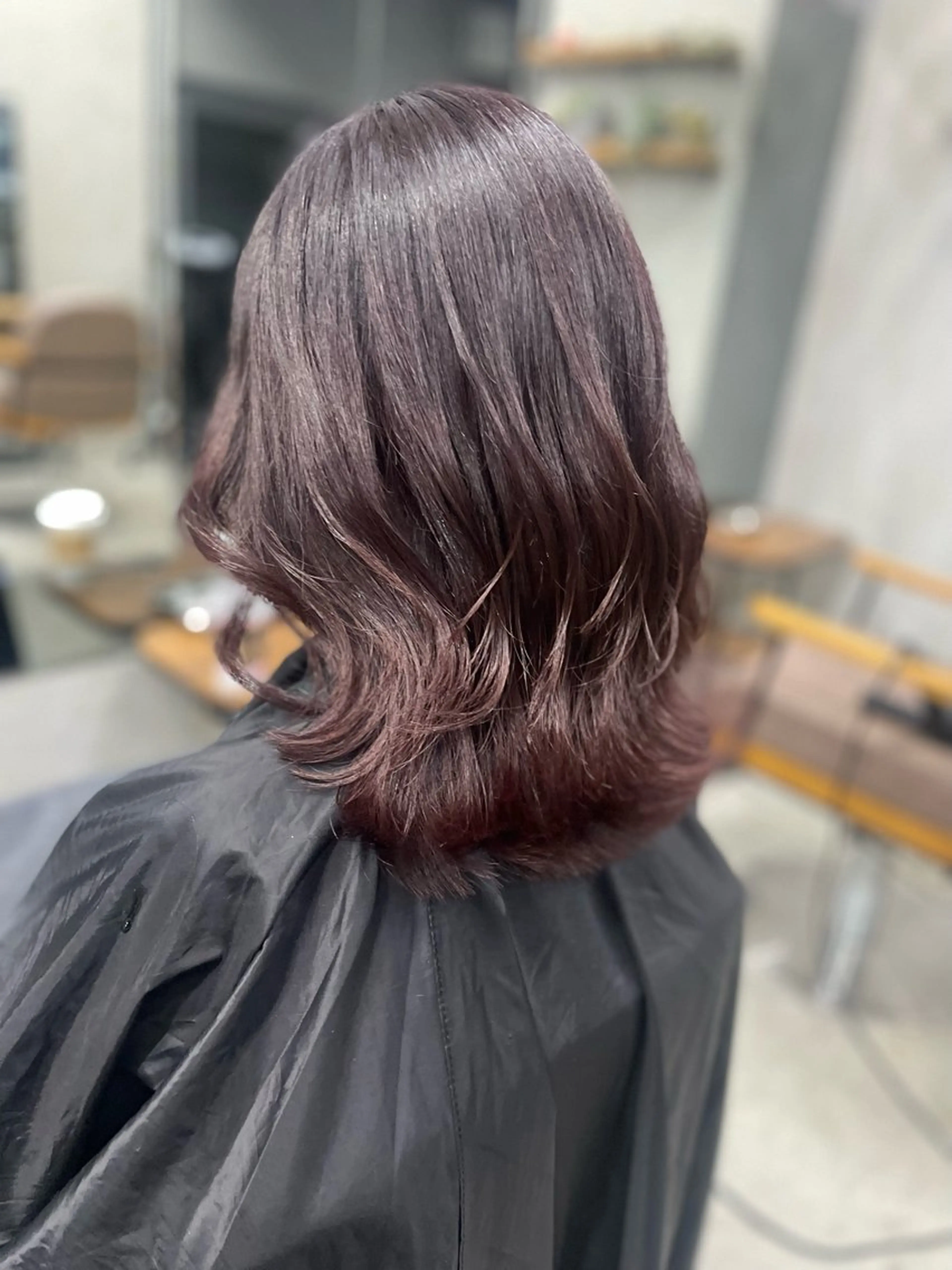 ミディアム カラー ミディアムレイヤー レイヤーカット AIRI layer cut hairのヘアスタイル