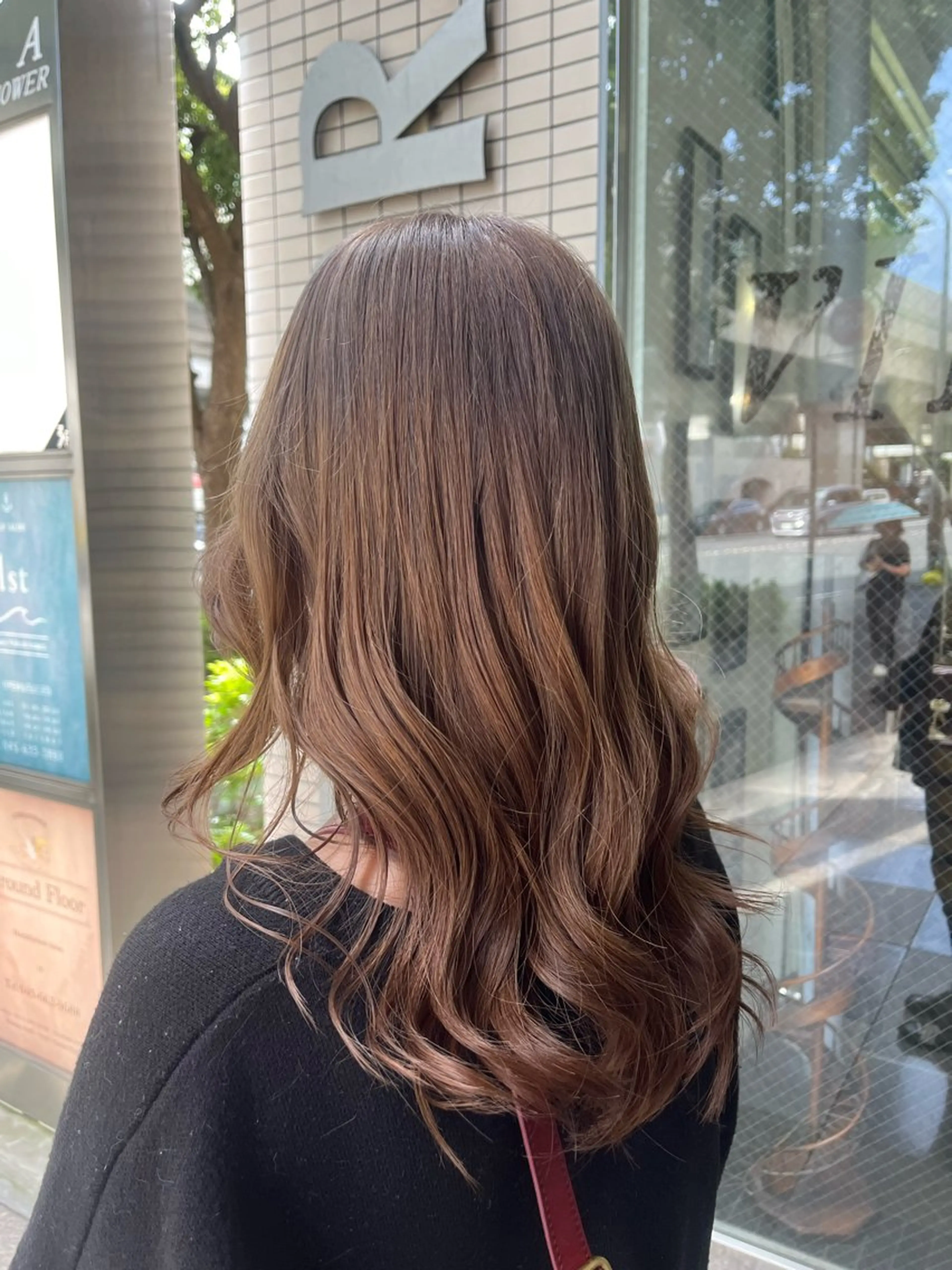 セミロング ミルクティーブラウン ヘアカラー デザインカラー/ コーンロウのヘアスタイル