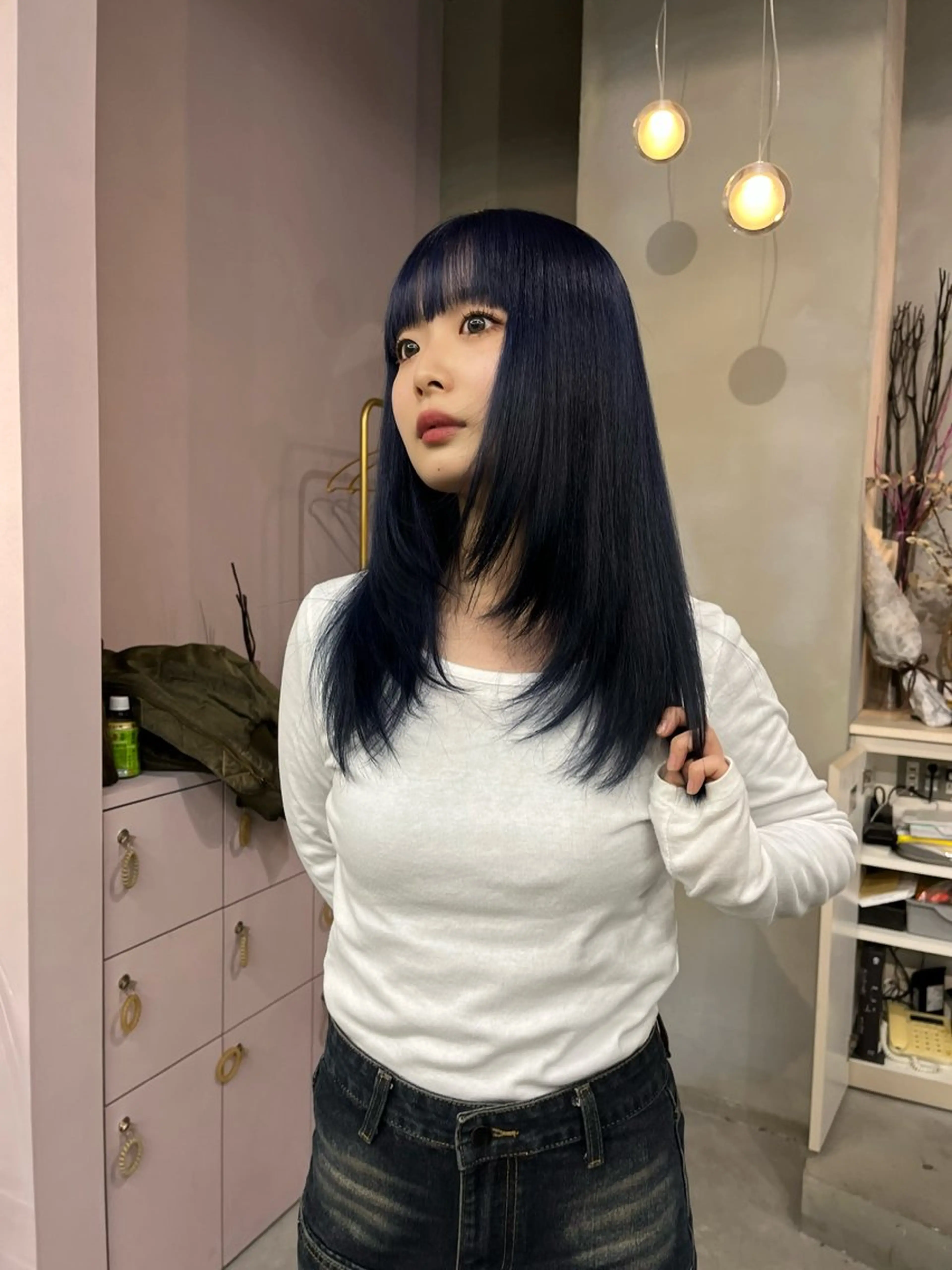 ロング カラー ブリーチ 透明感カラー ネイビーカラー qulim所属・櫻井 はるなのヘアスタイル