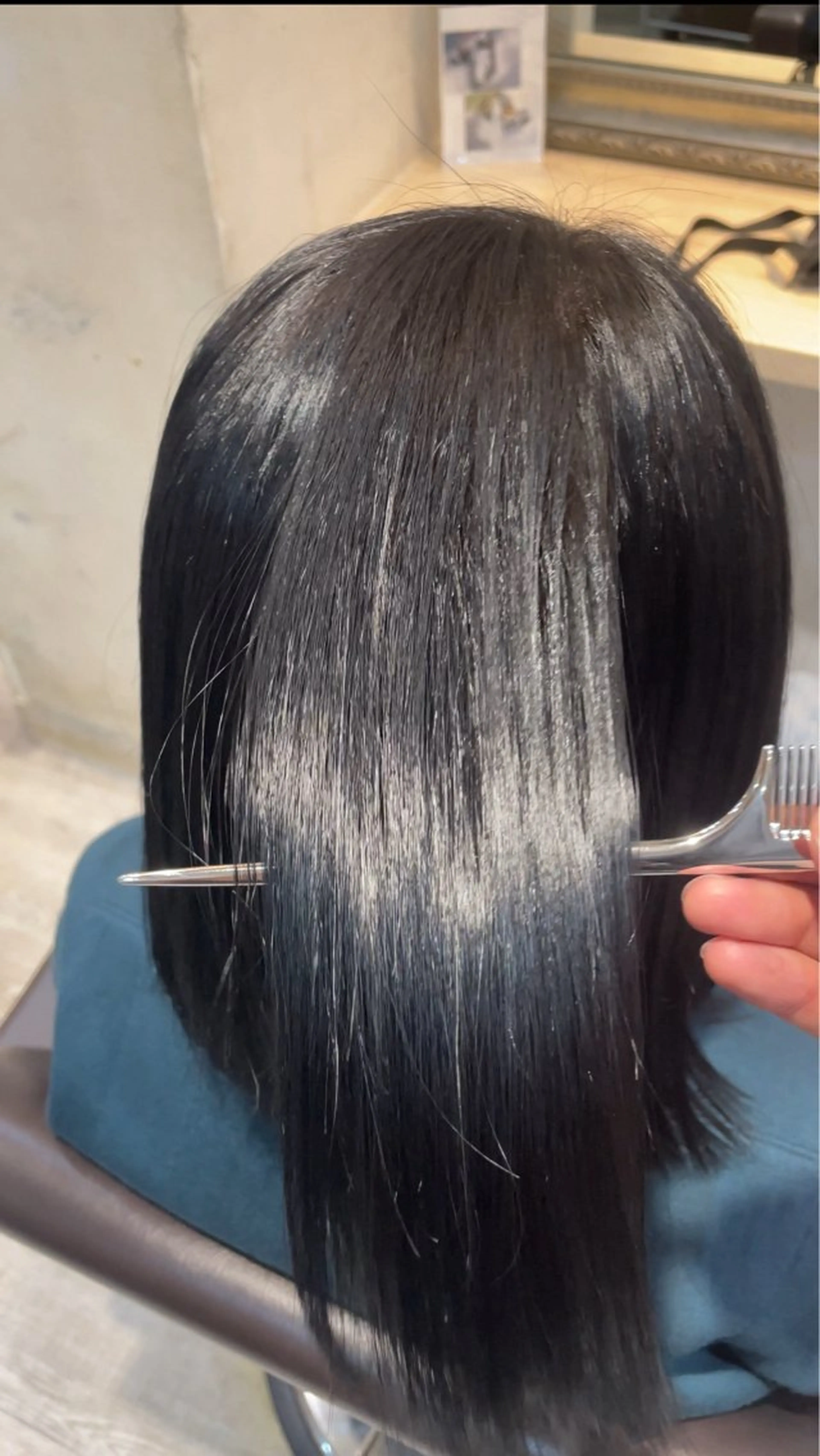 カラー 黒髪 ブルーカラー ブルーブラック 透明感カラー Lutia神田 大輝のヘアスタイル