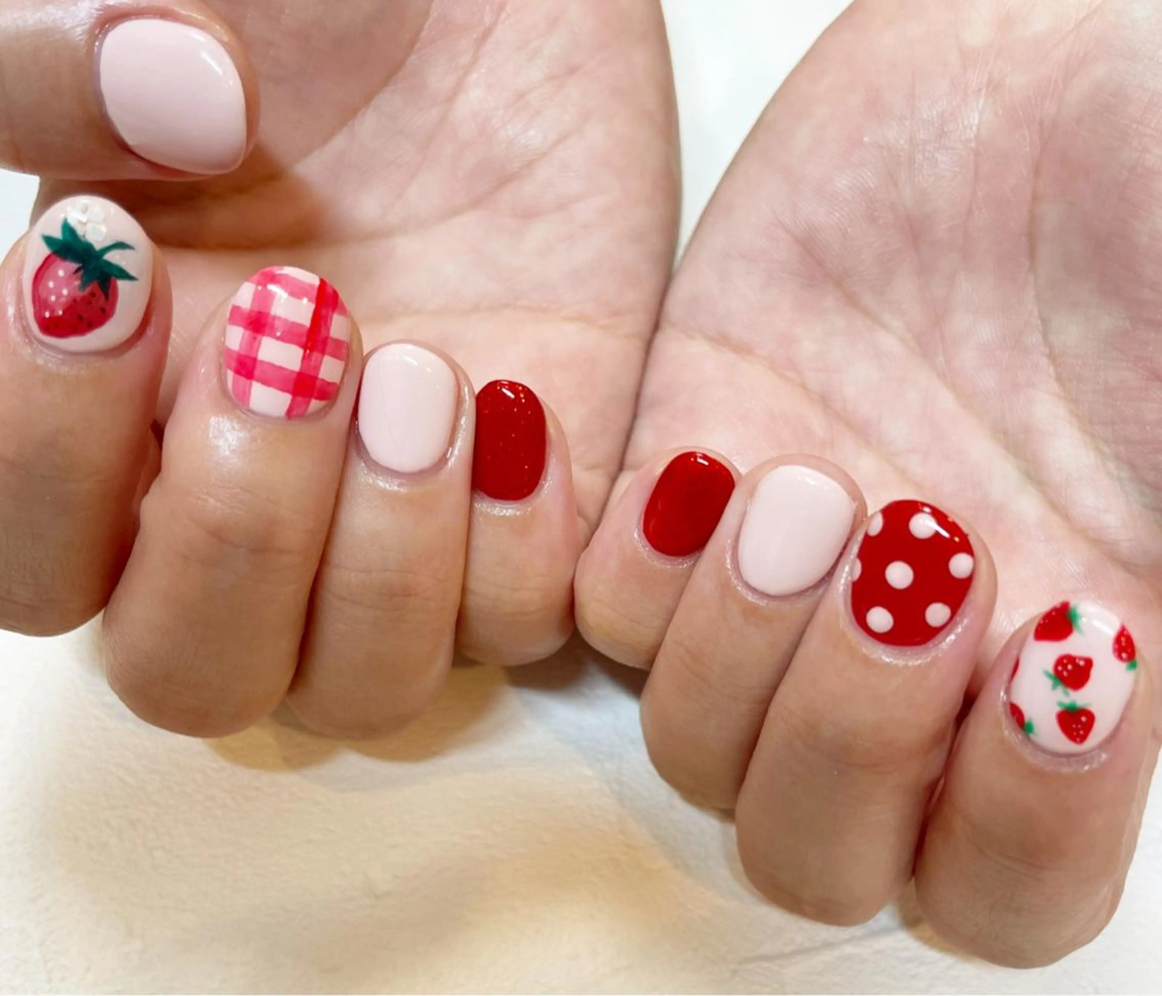 ミディアム ネイル Re:st〔リスト〕所属・ayane Re:st〔リスト〕のネイルデザイン