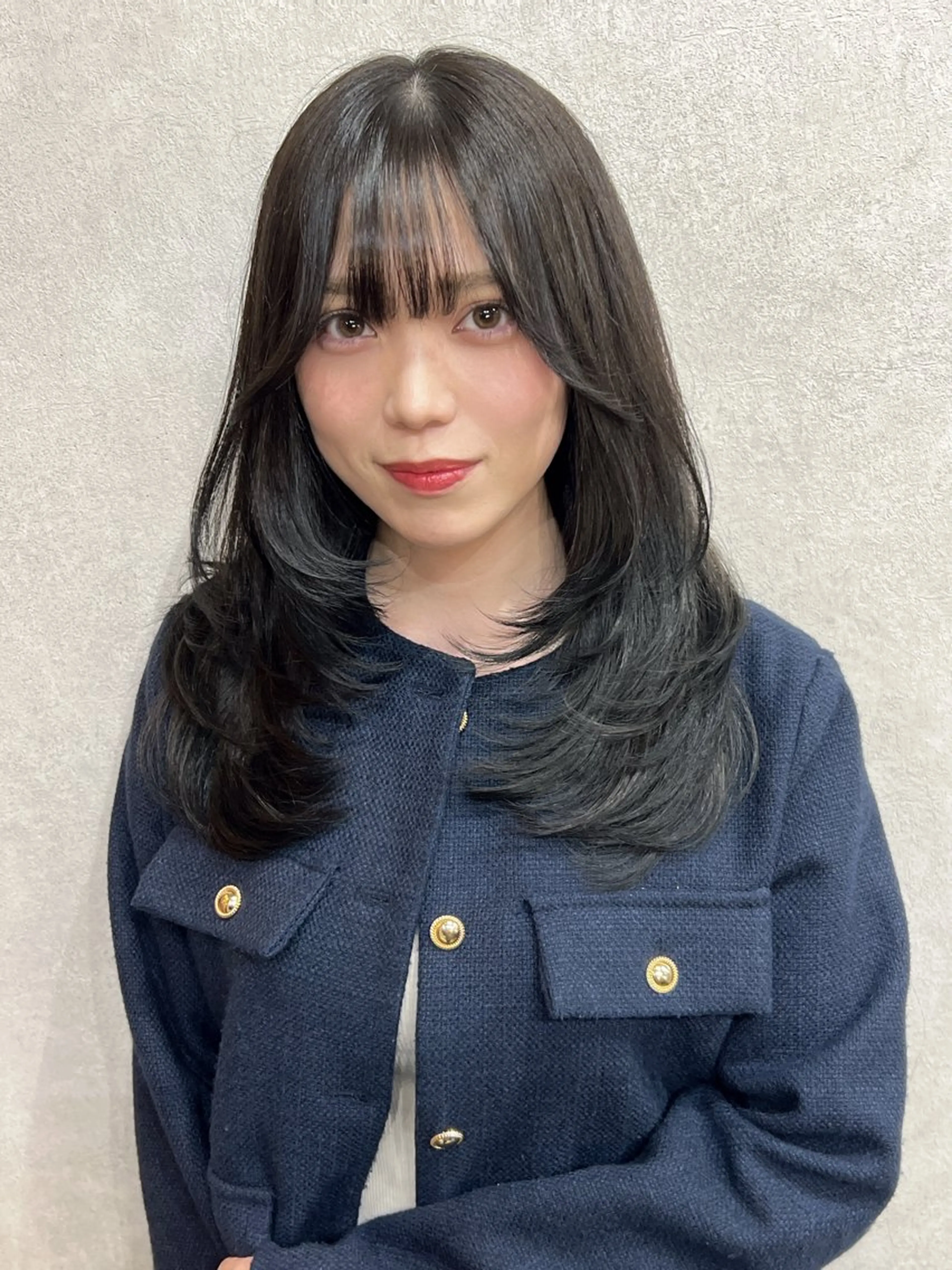 セミロング カット ヘアカラー maya レイヤーカットのヘアスタイル