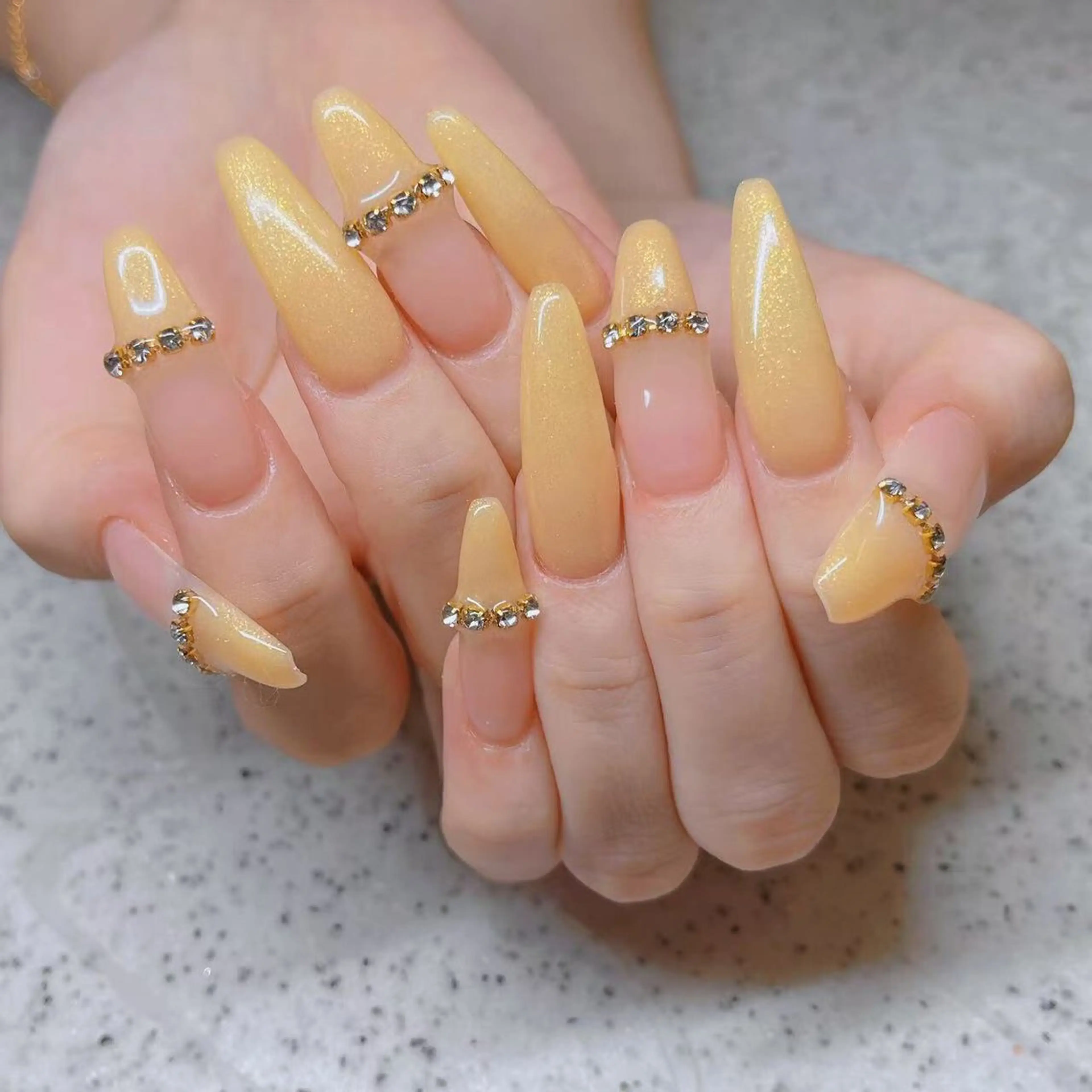 ネイル ハンドネイル Queens テイのネイルデザイン