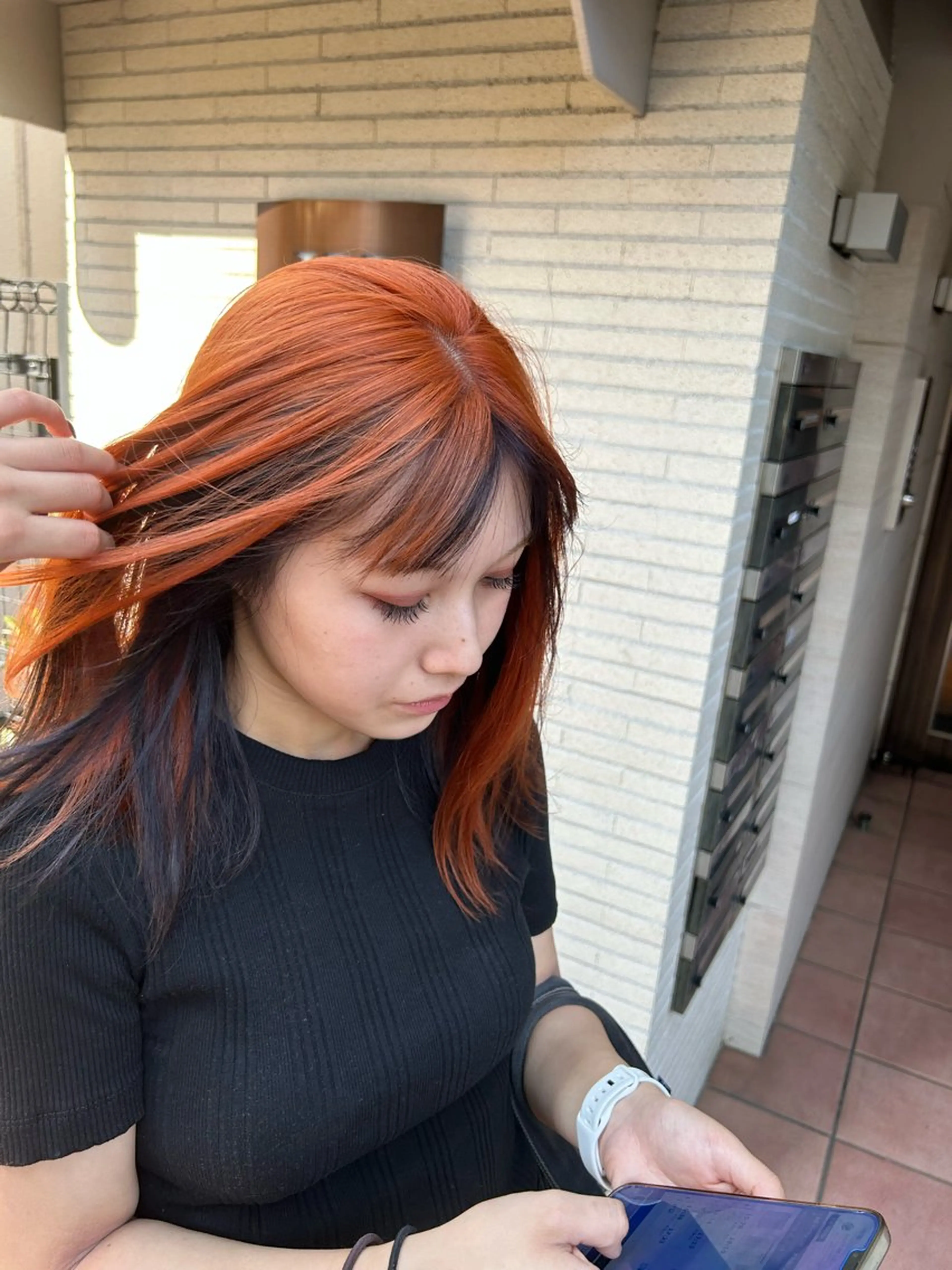 ミディアム NANAMI/透け感 /グレージュのヘアスタイル