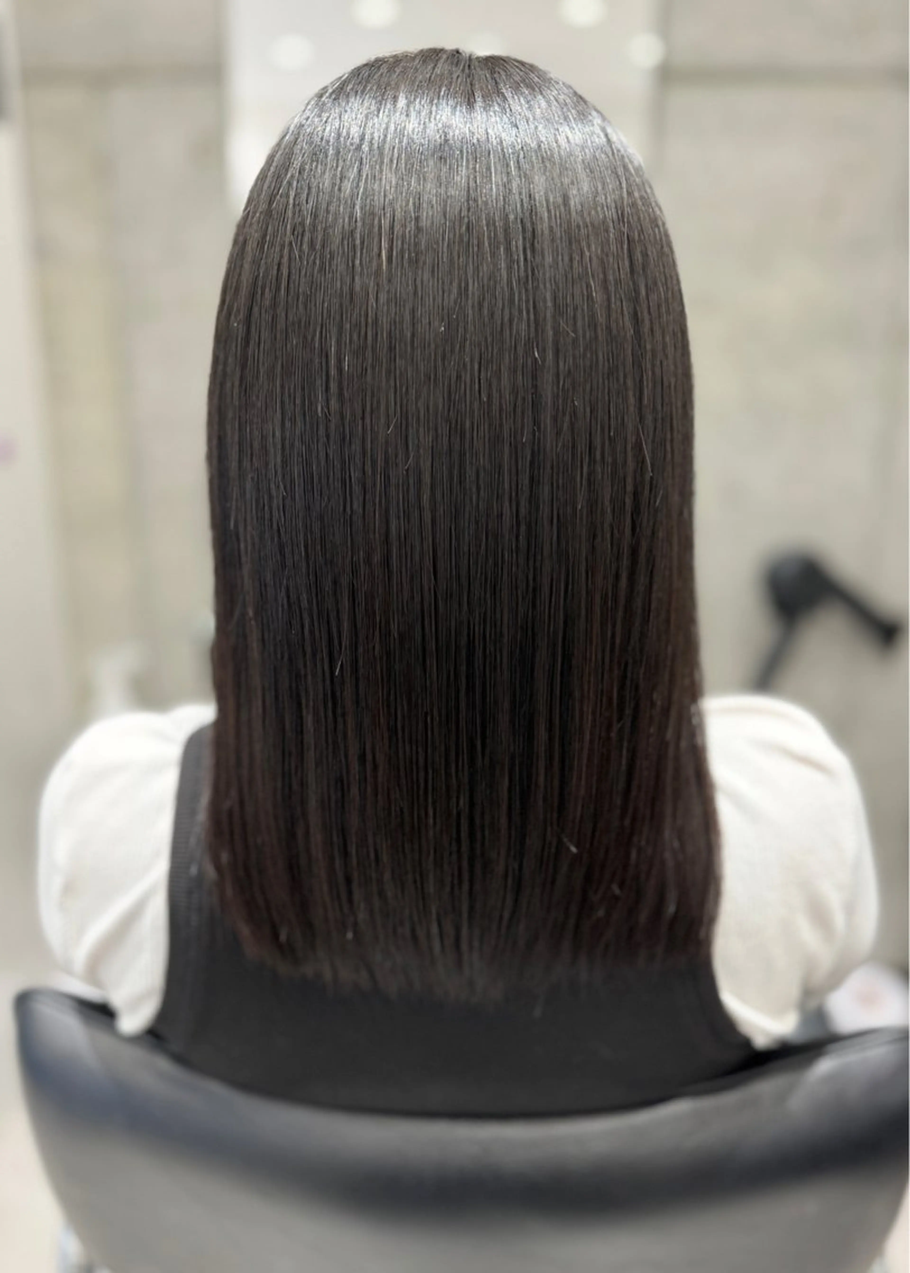 セミロング 縮毛矯正 トリートメント KenIchi施術者 1%未満ドライカットのヘアスタイル