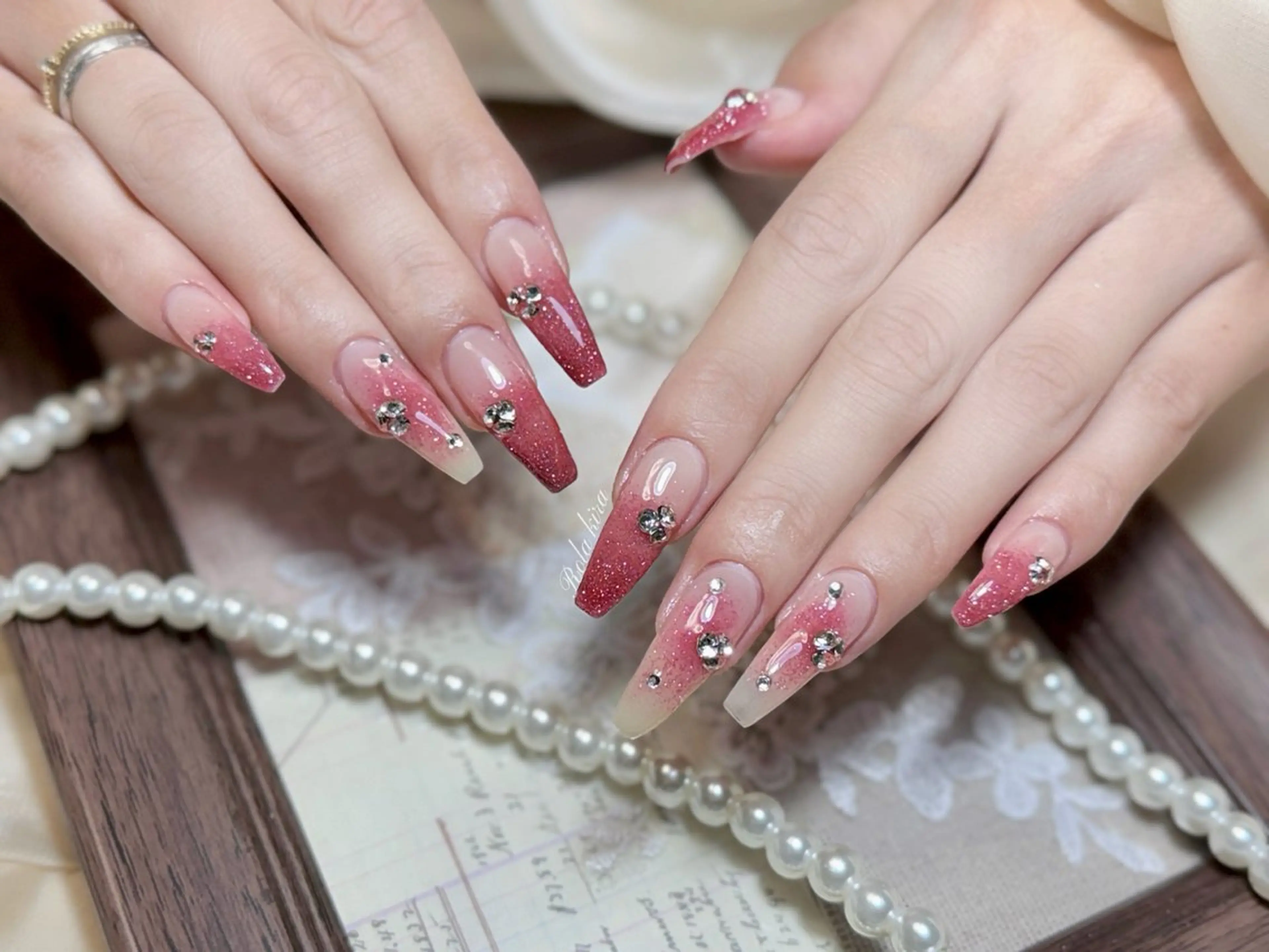 ロング 韓国風ヘア ハンドネイル Rola kira nail salon所属・Rola kira 麗のネイルデザイン