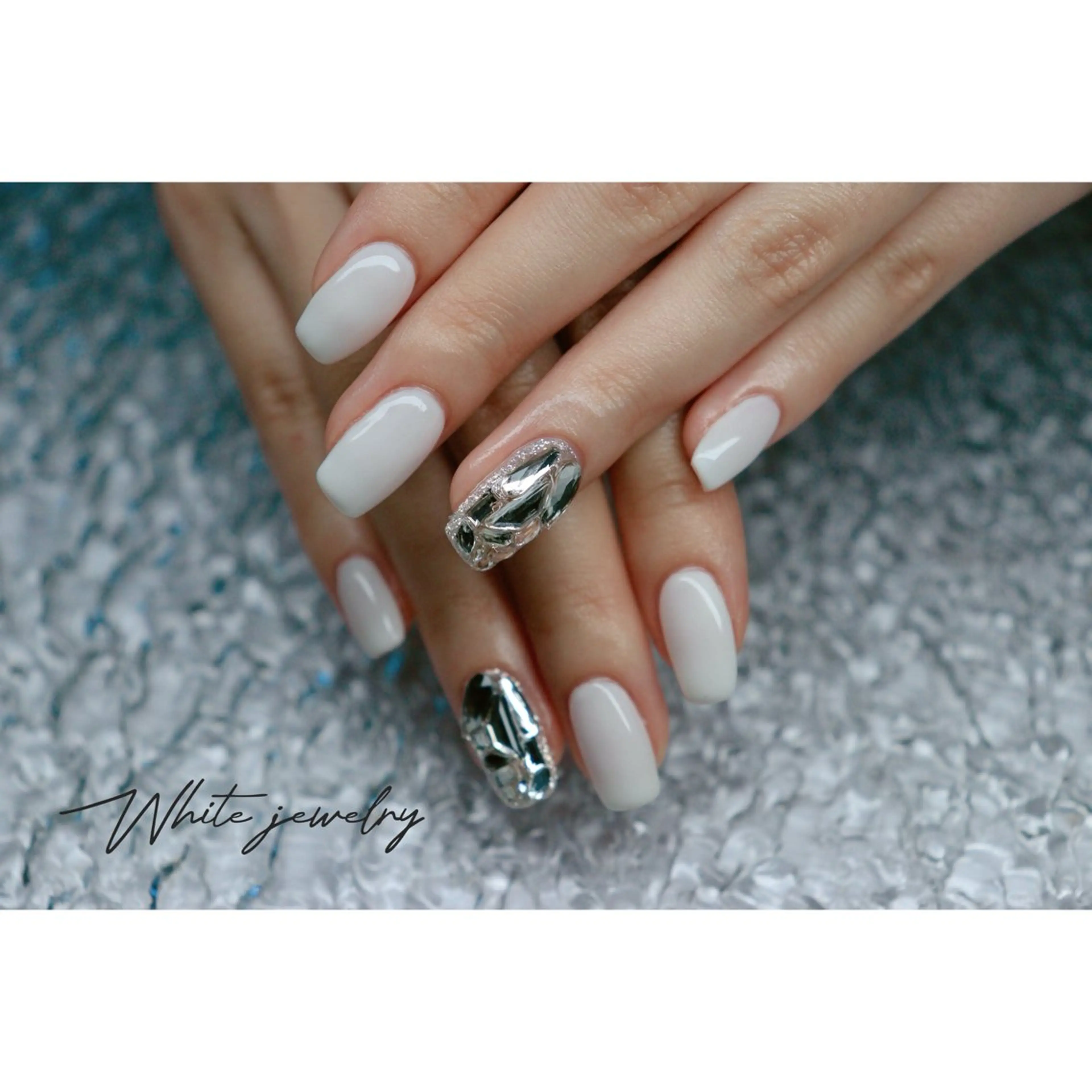 ネイル シンプルネイル ホワイト ハンドネイル ハンドケア mapple nailのネイルデザイン