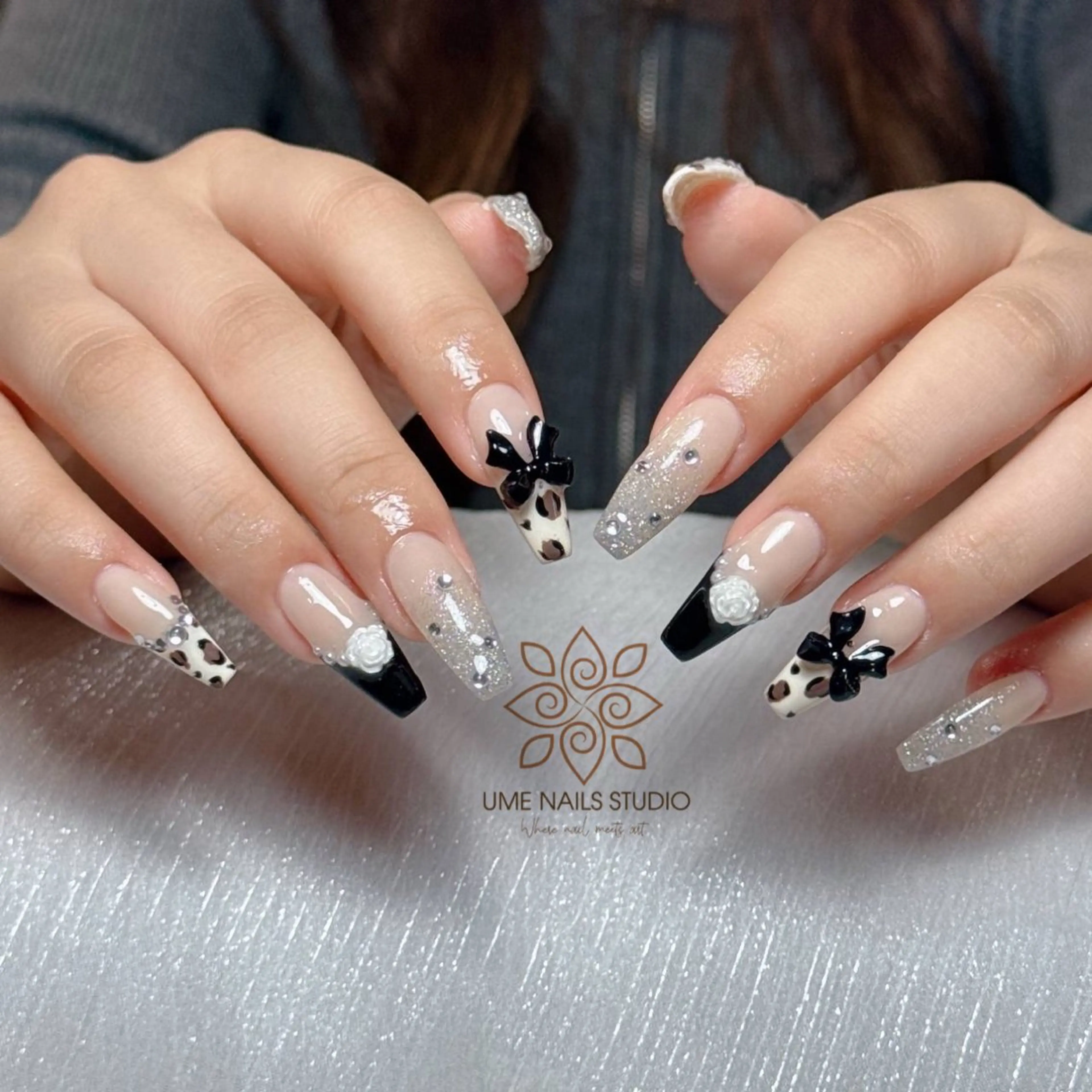 ネイル チークネイル クリアネイル ガーリー キラキラネイル 韓国ネイル ハンドネイル Ume Nail Studioのネイルデザイン