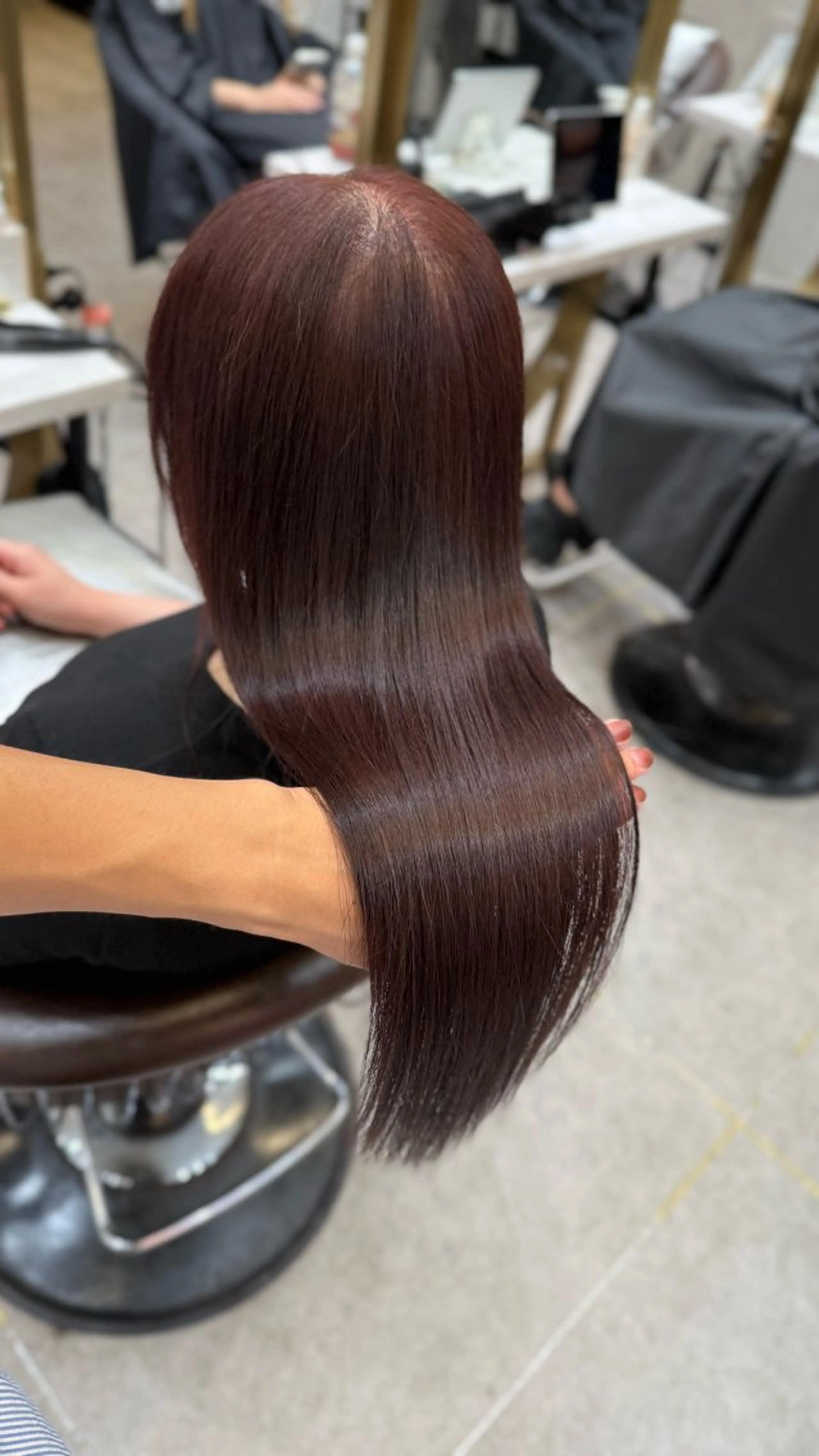 ロング パーマ カット 縮毛矯正 トリートメント ケアブリーチ 韓国レイヤーKYONのヘアスタイル
