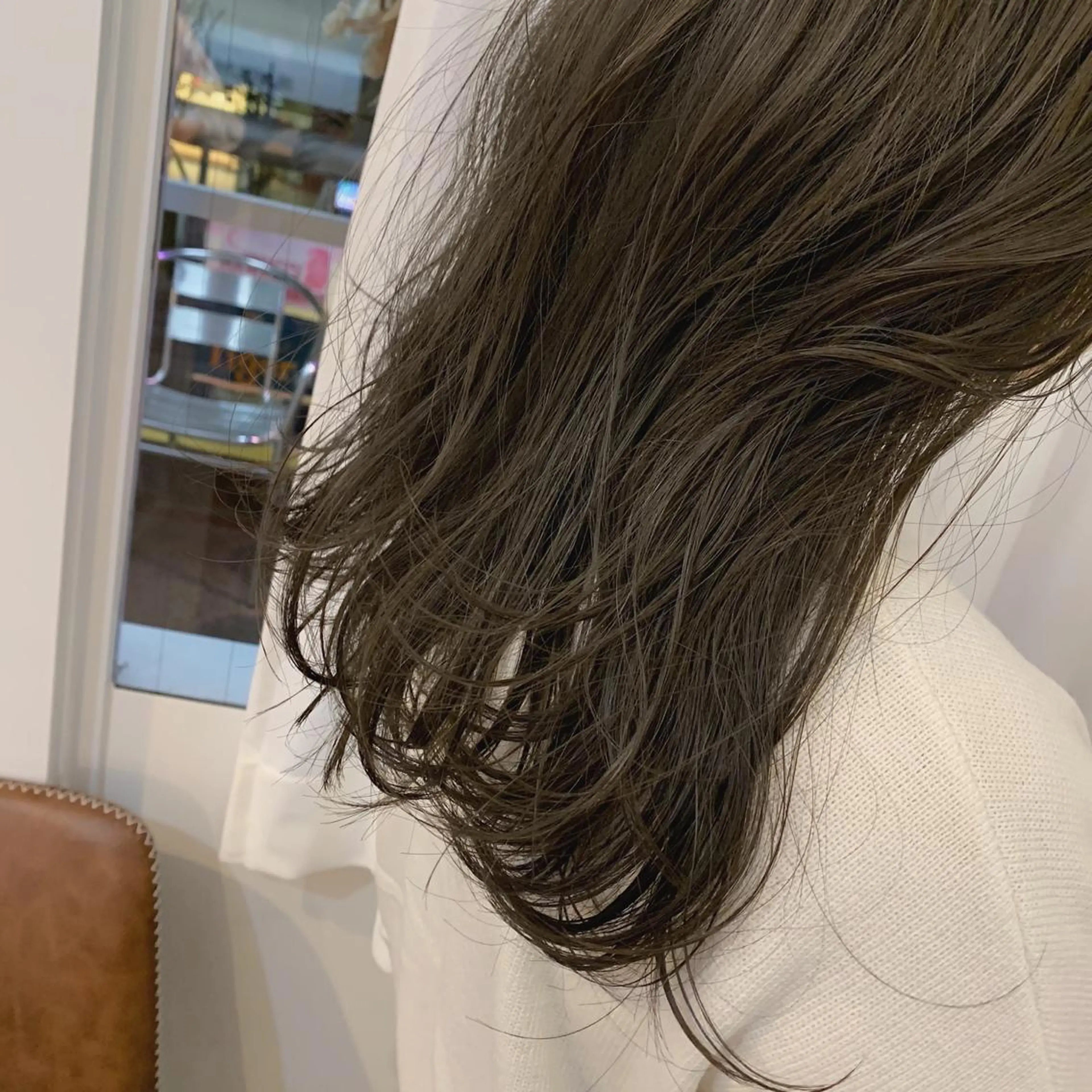 ミディアム SALOWIN新潟万代所属・緑川 瑞穂のヘアスタイル