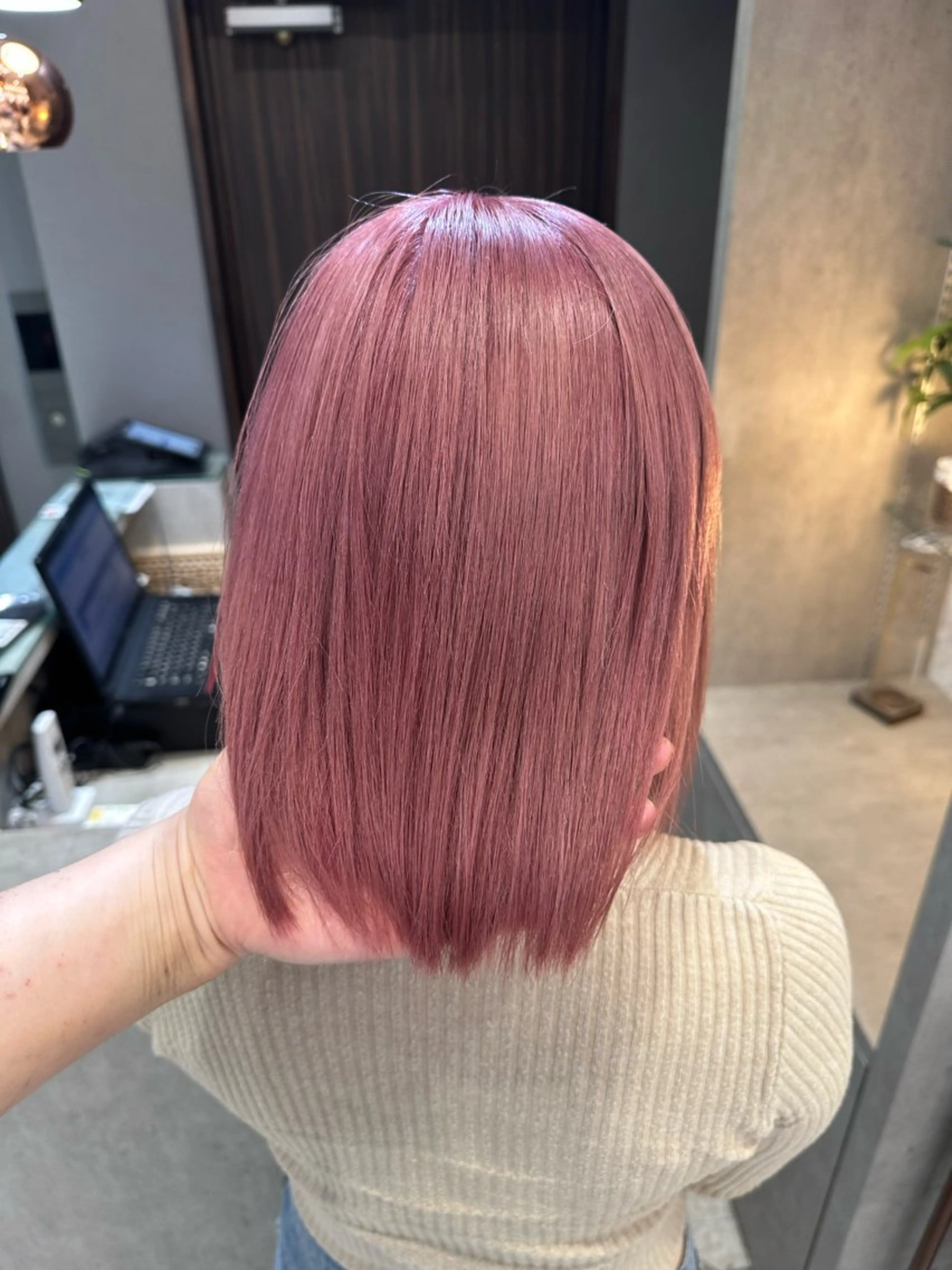 ミディアム カラー ベージュカラー ブルーカラー カシス ハイトーンカラー ミルクティーベージュ ヘアカラー AYAKASA 暖色カラー/レイヤーのヘアスタイル