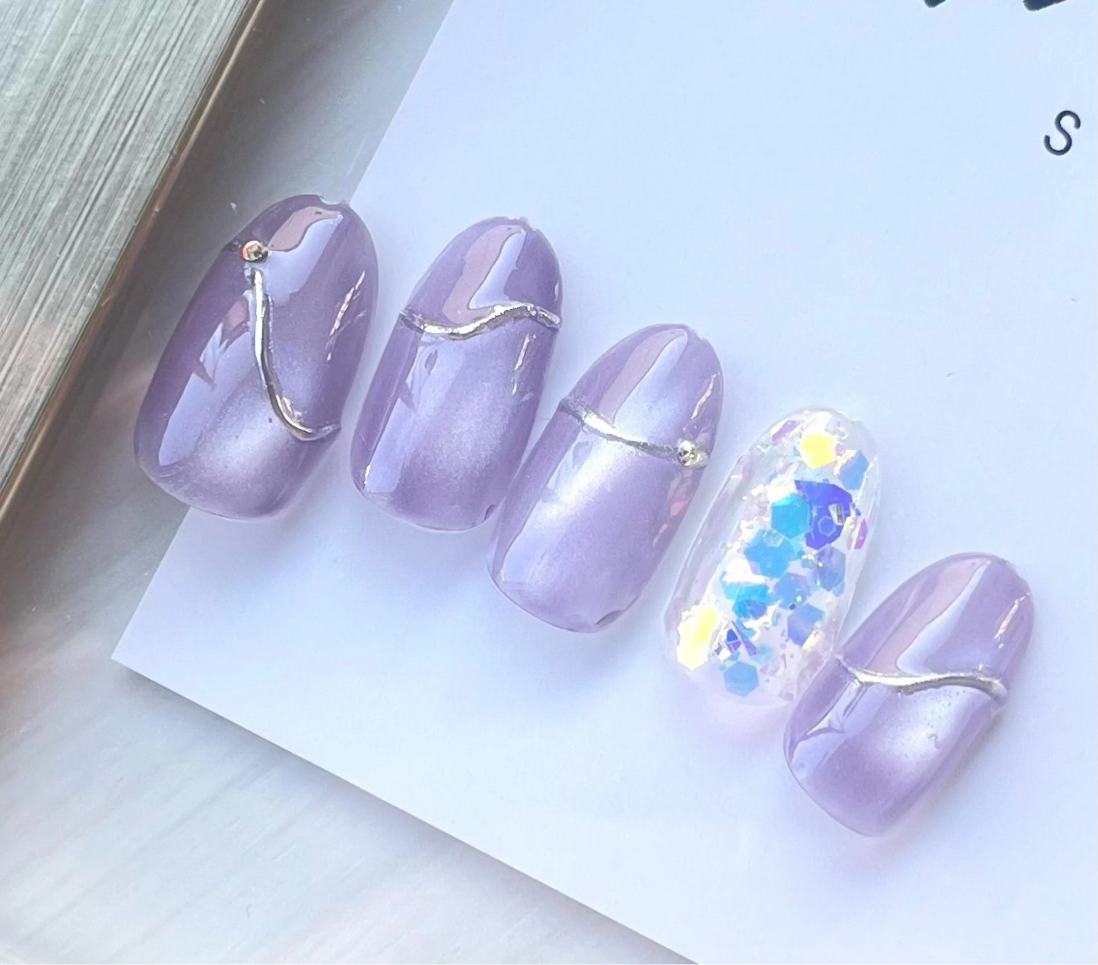 ネイル ラメ(グリッター) オフィスネイル パープル シンプルネイル 島田 亜紀のネイルデザイン