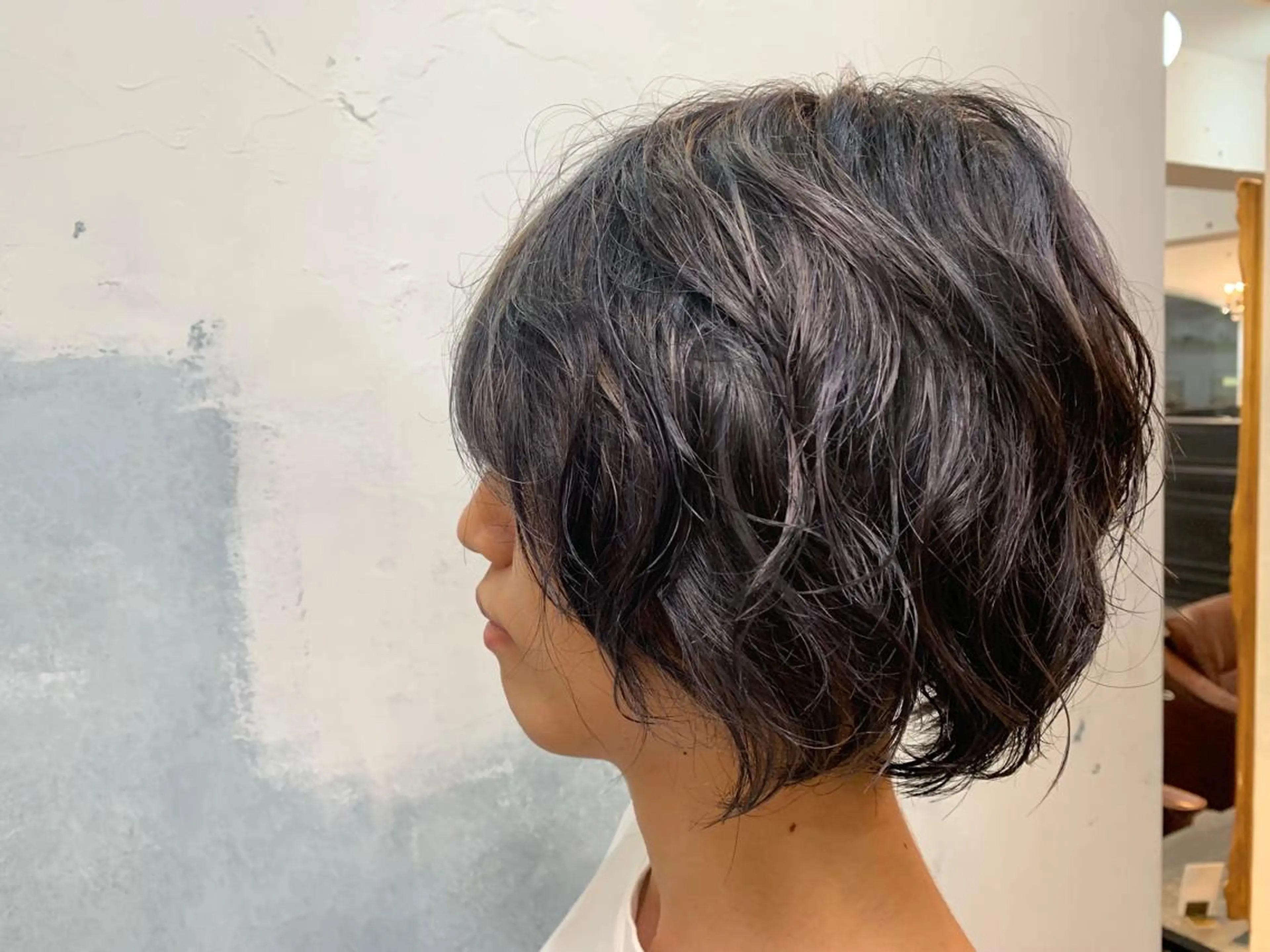 ショート カラー ハイライトカラー ネイビーカラー ハイライト ヘアカラー トリートメント 🍑艶髪✖️暖色系 ✨momoka🍑のヘアスタイル