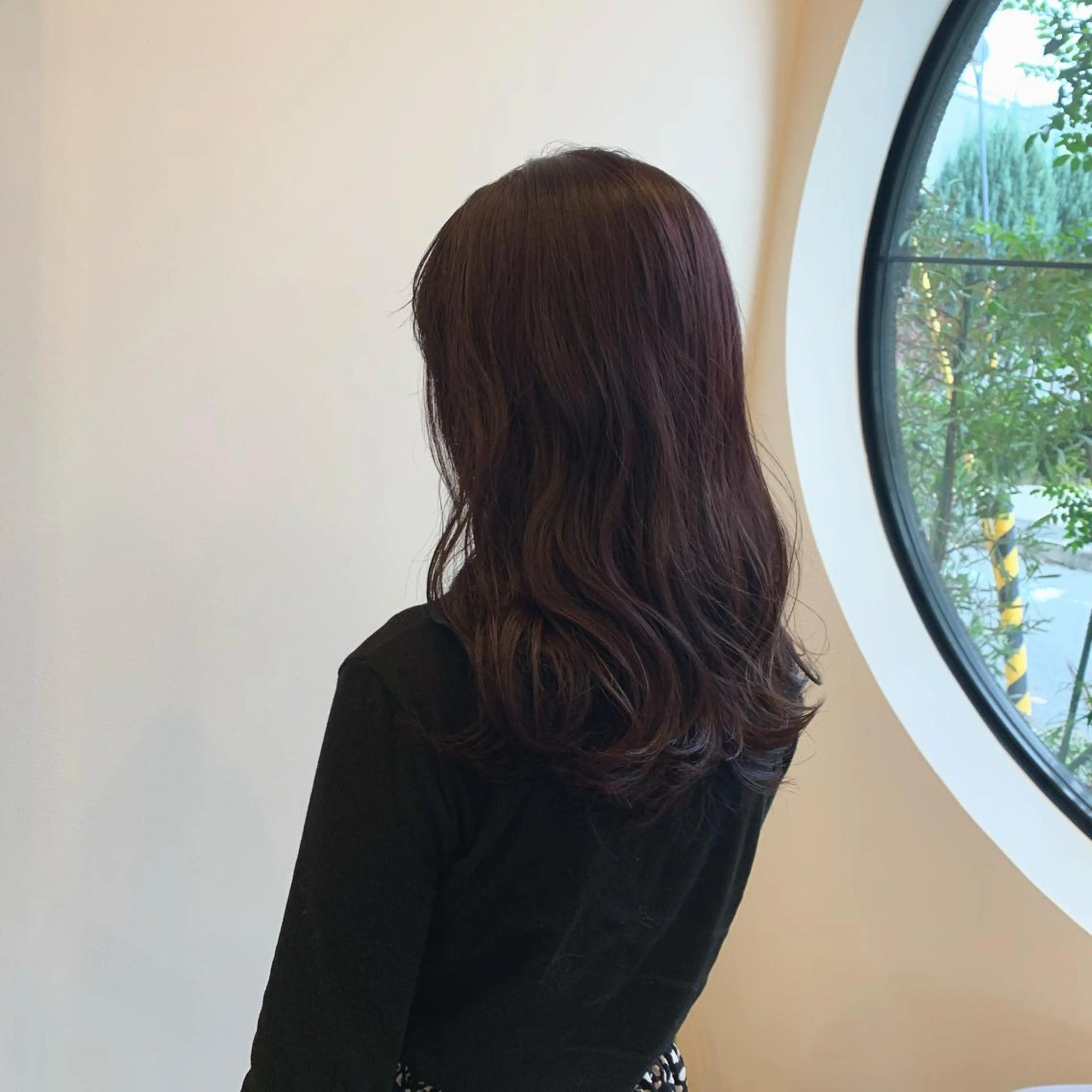 ロング 津秋 朝美のヘアスタイル