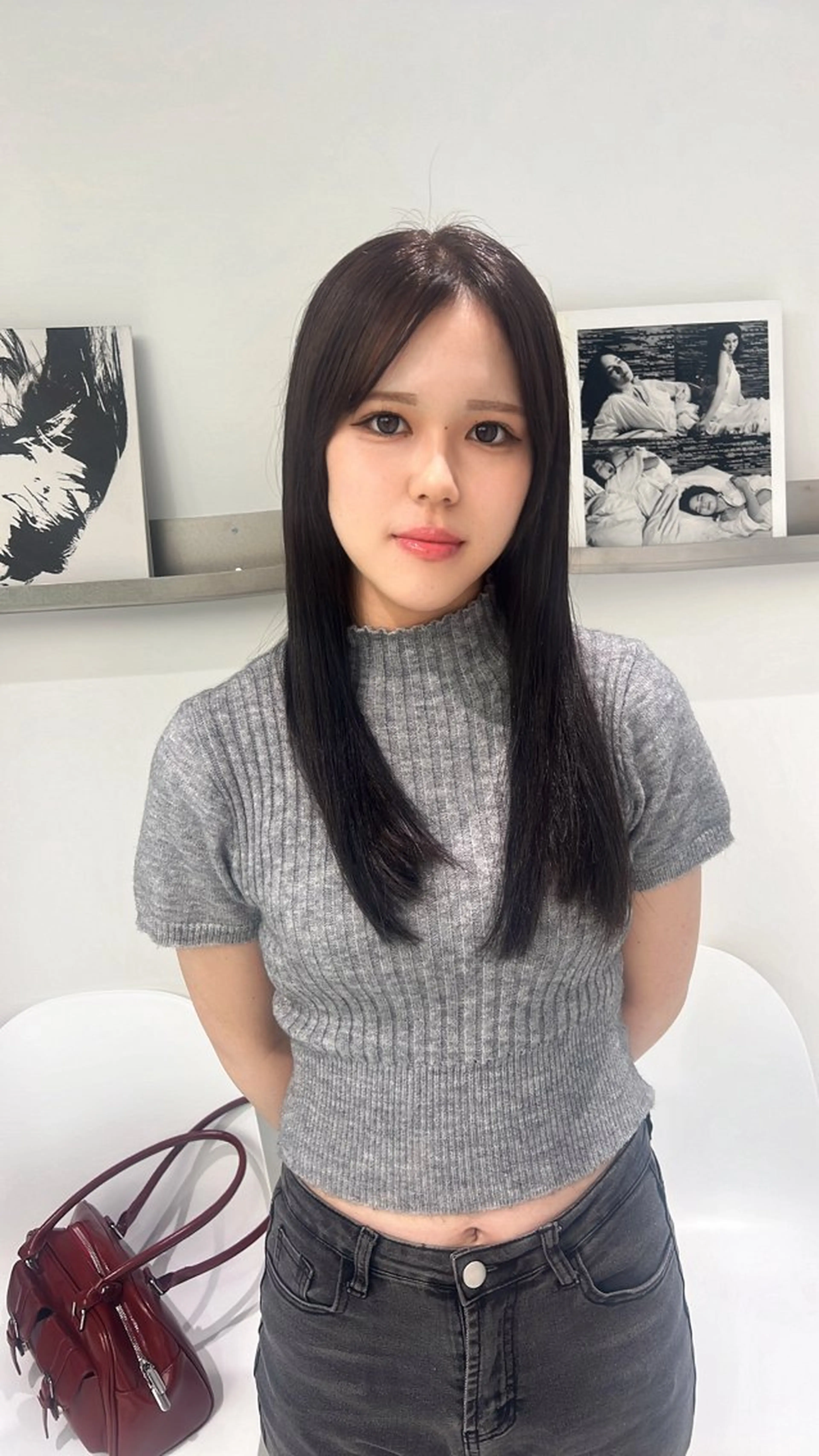 カラー ブリーチ グレージュ ブリーチなしカラー オリーブグレージュ オリーブグレー ヘアカラー Lisa／艶カラー ／レイヤーカット特化のヘアスタイル